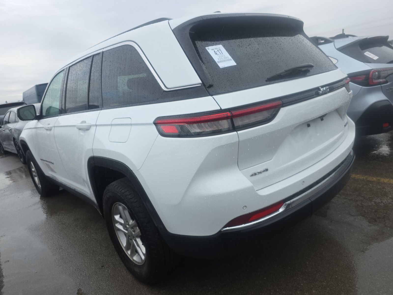 2023 Jeep Grand Cherokee Laredo AWD