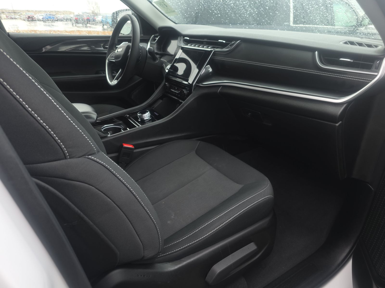 2023 Jeep Grand Cherokee Laredo AWD