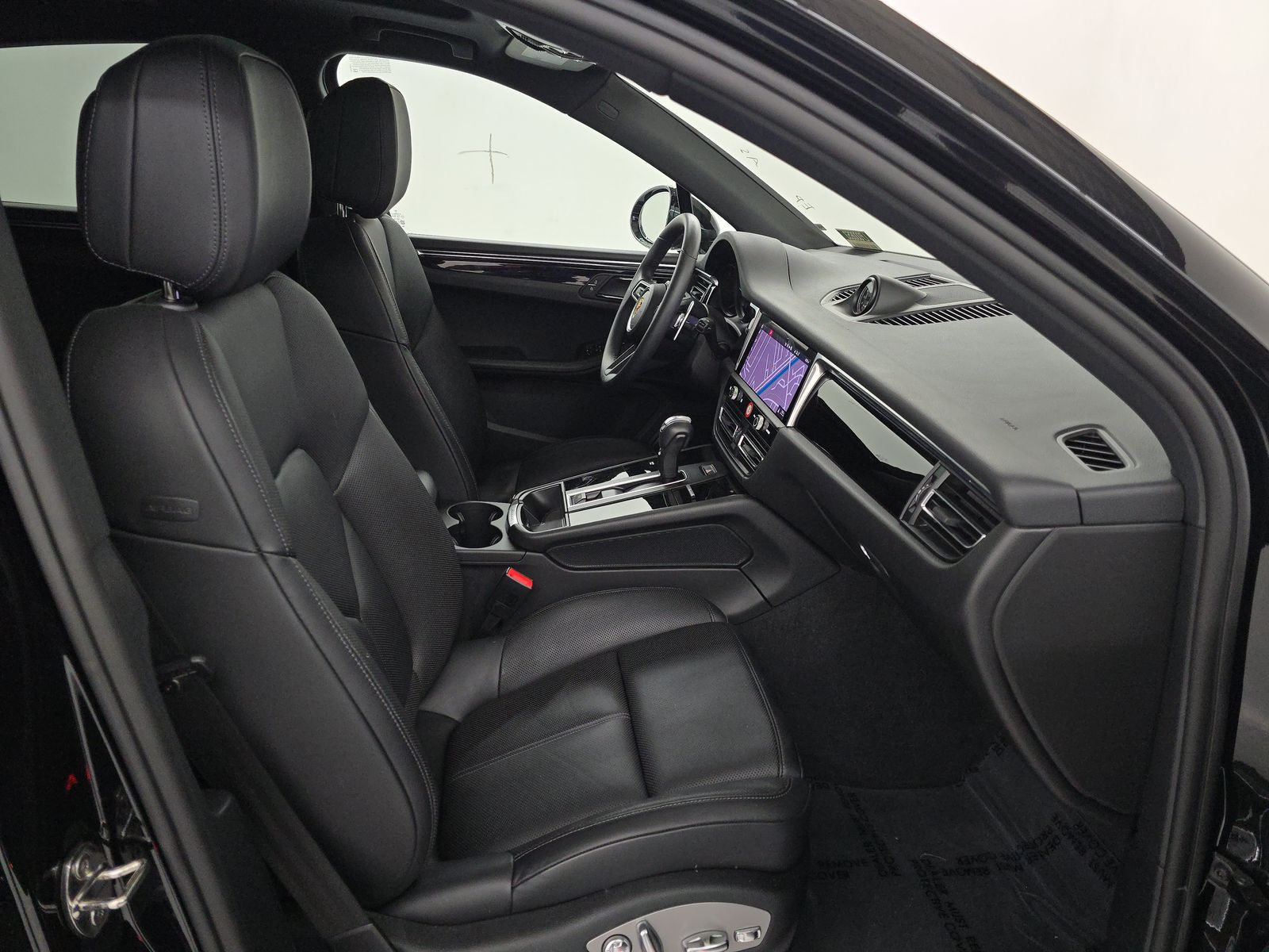 2025 Porsche Macan Base AWD