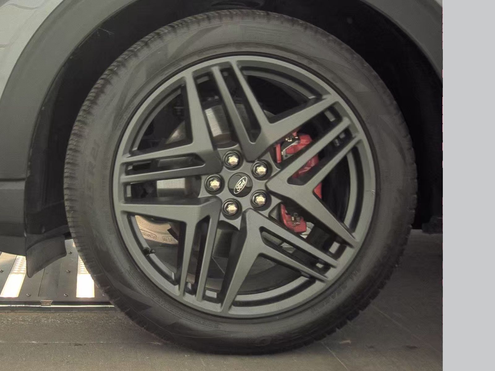 2025 Ford Explorer ST AWD