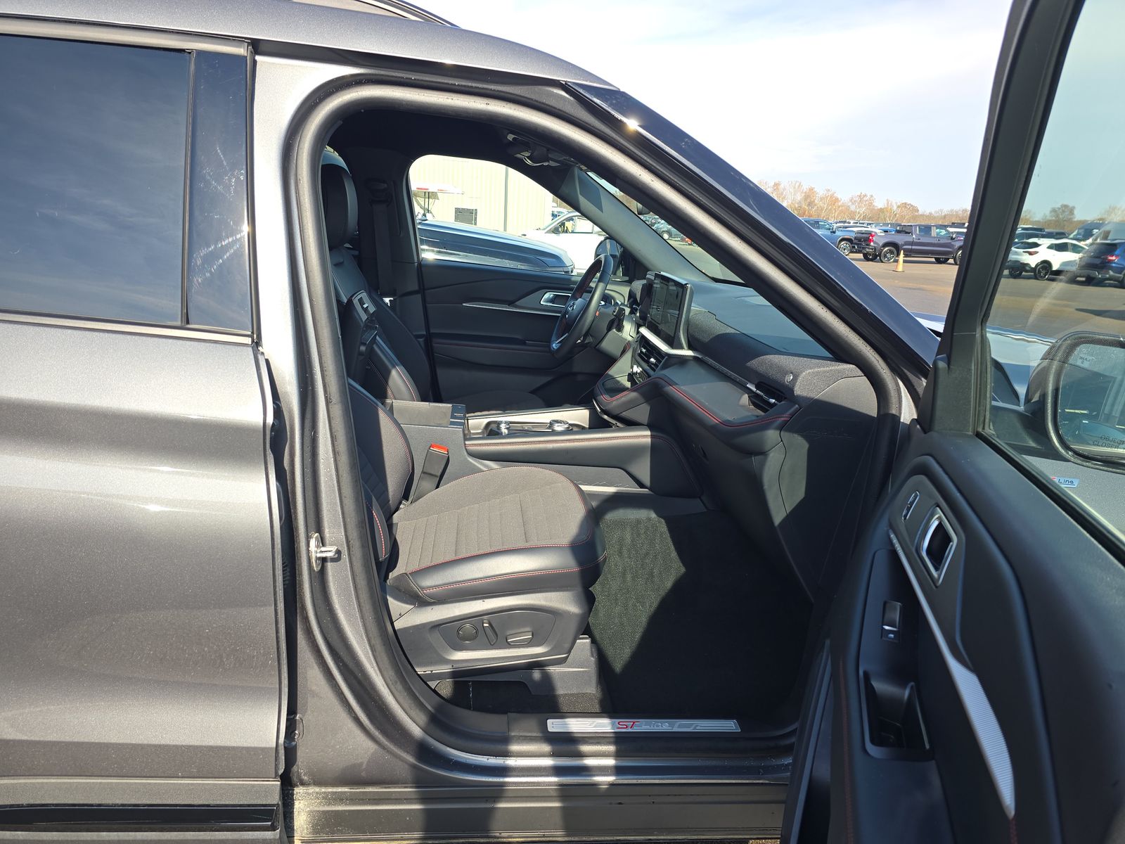 2025 Ford Explorer ST-Line AWD