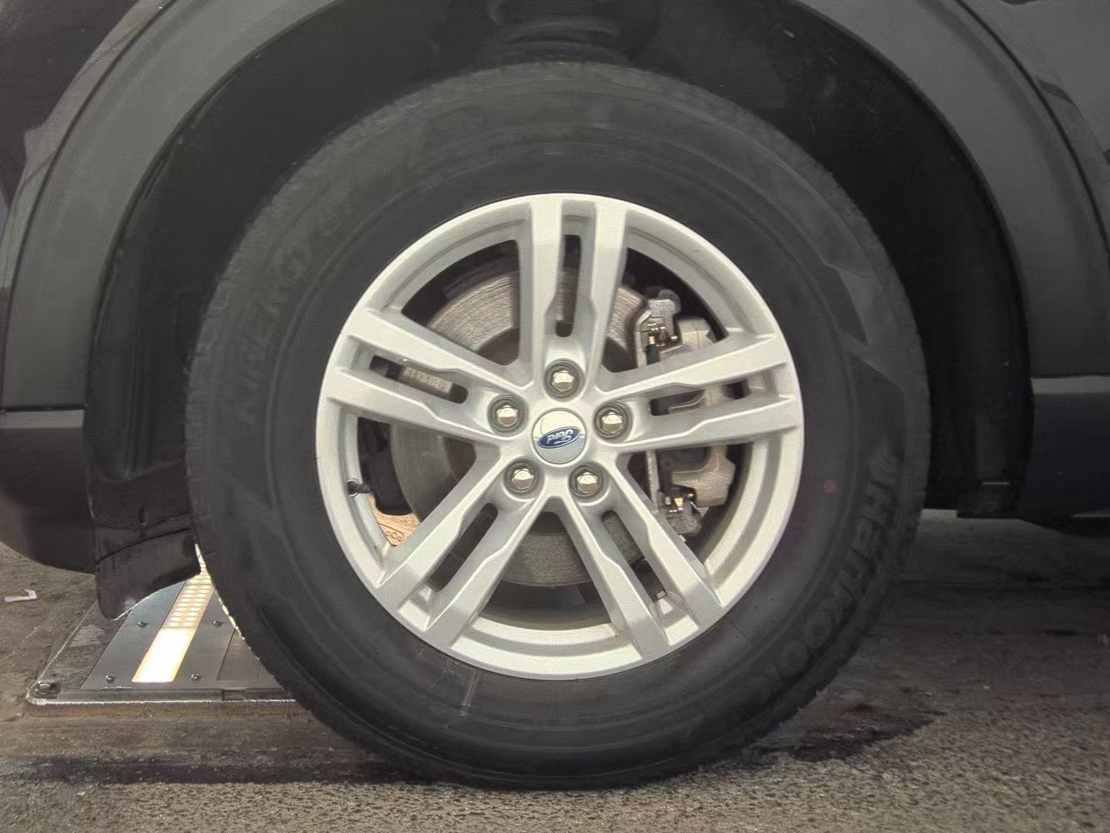 2023 Ford Explorer XLT AWD