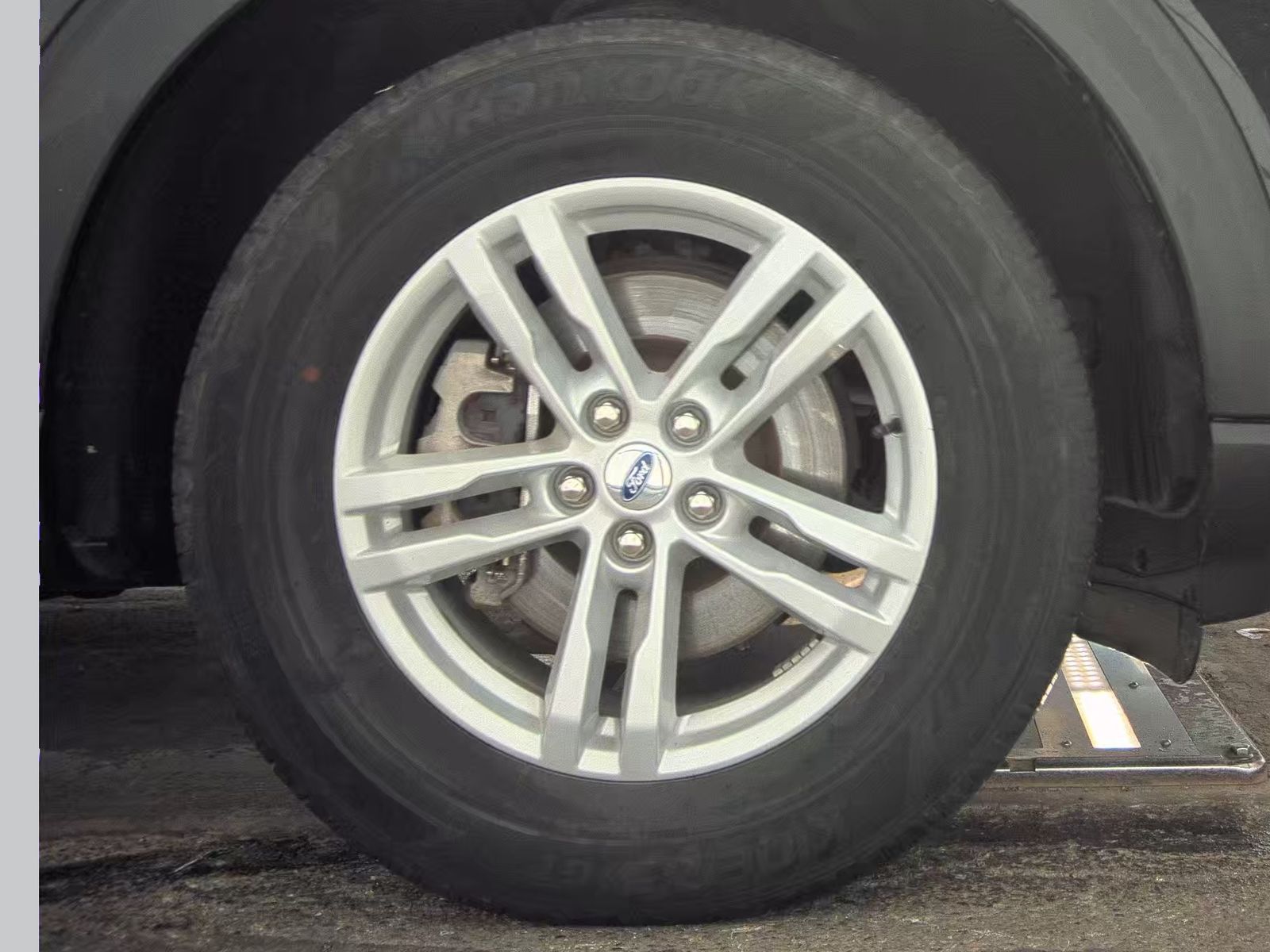 2023 Ford Explorer XLT AWD