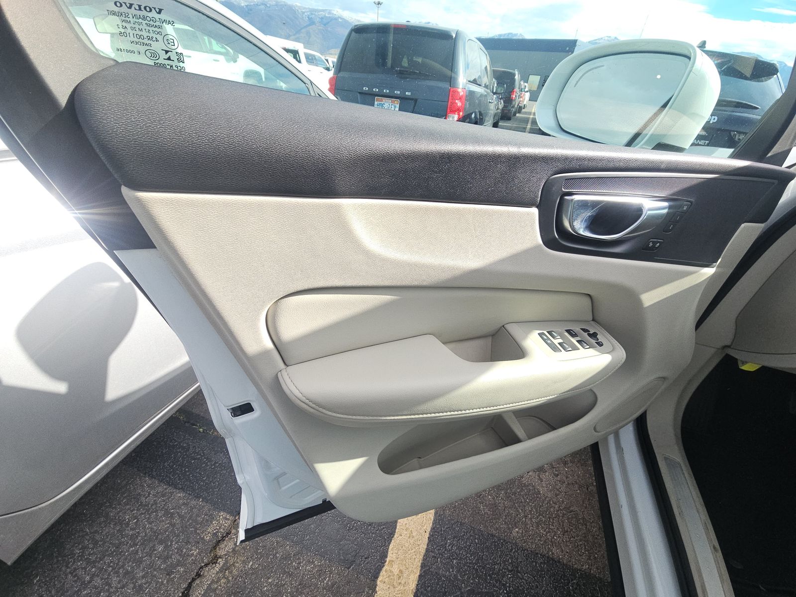 2023 Volvo XC60 B5 Plus AWD