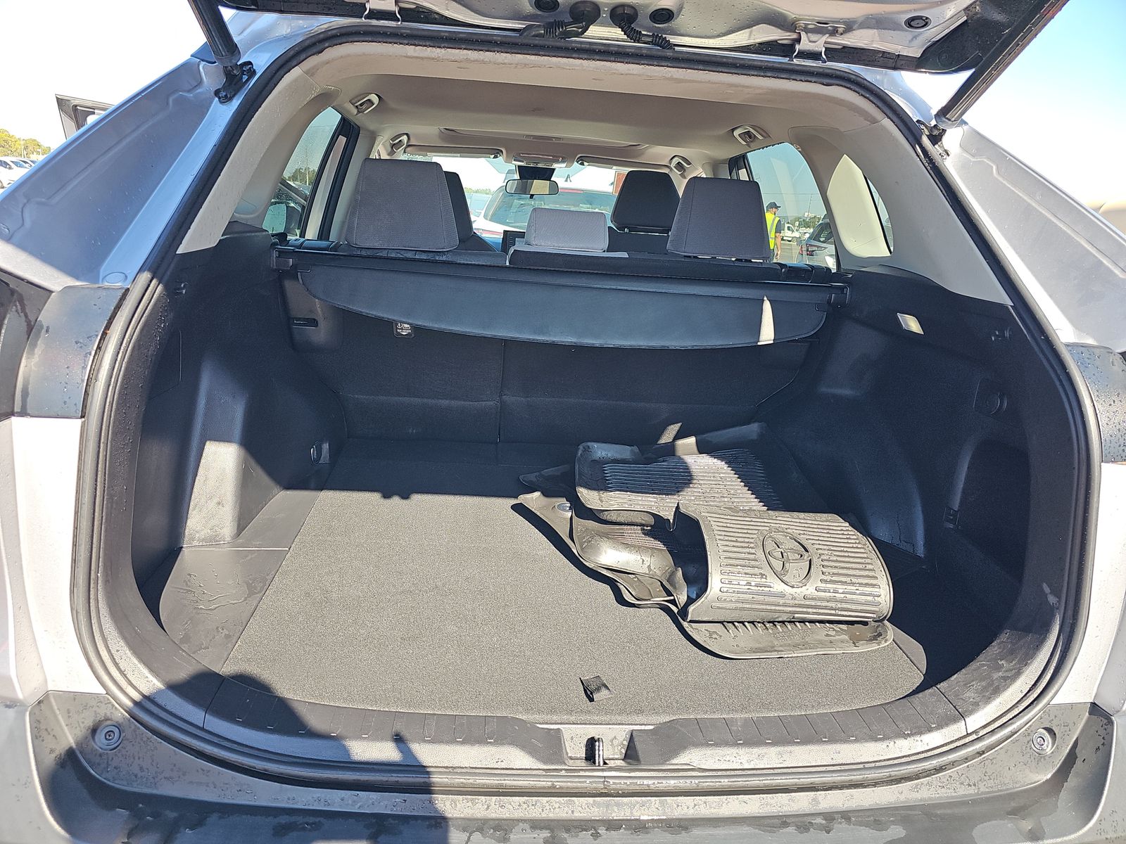 2022 Toyota RAV4 XLE FWD