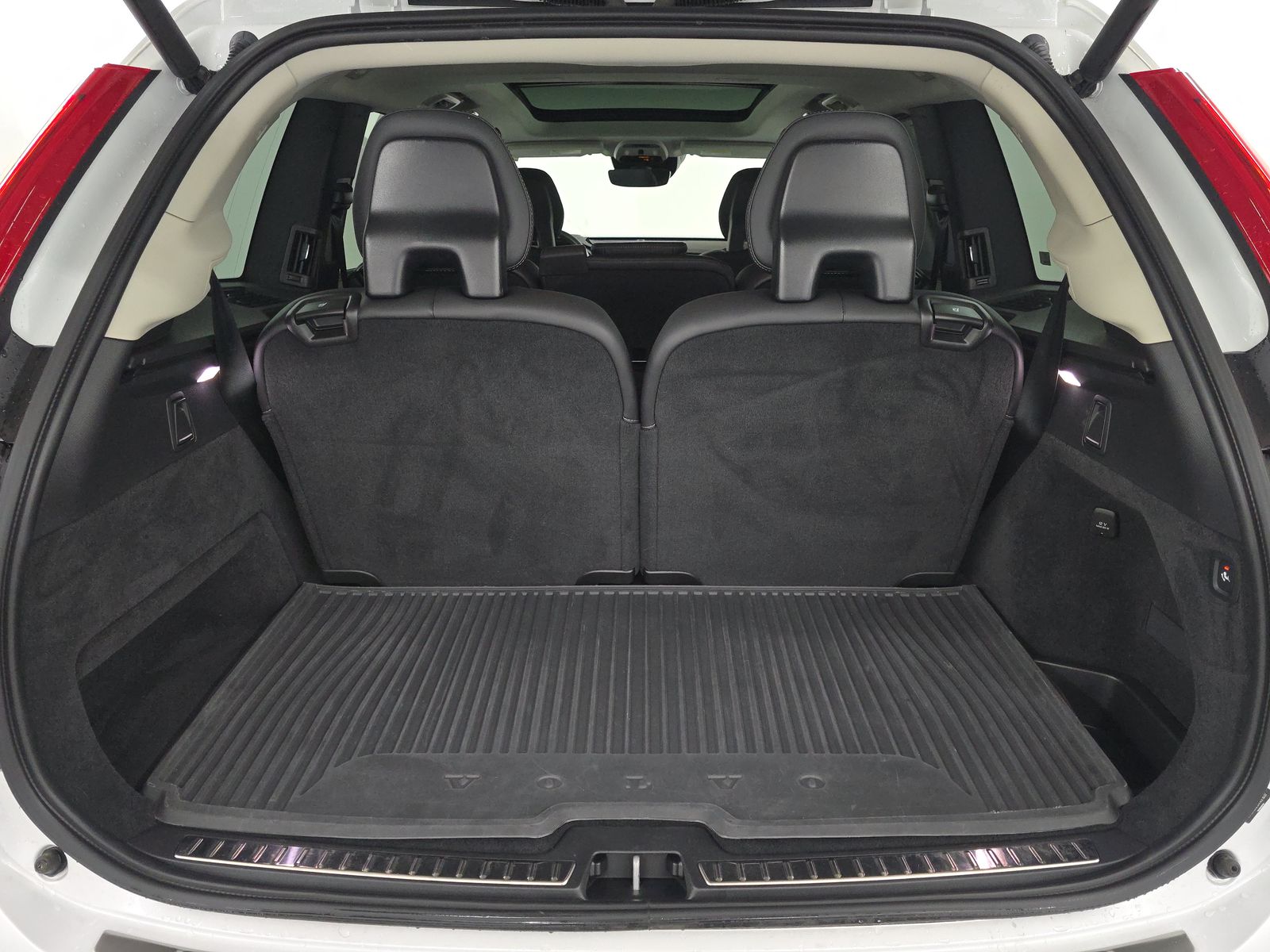 2022 Volvo XC90 Recharge T8 Inscription AWD