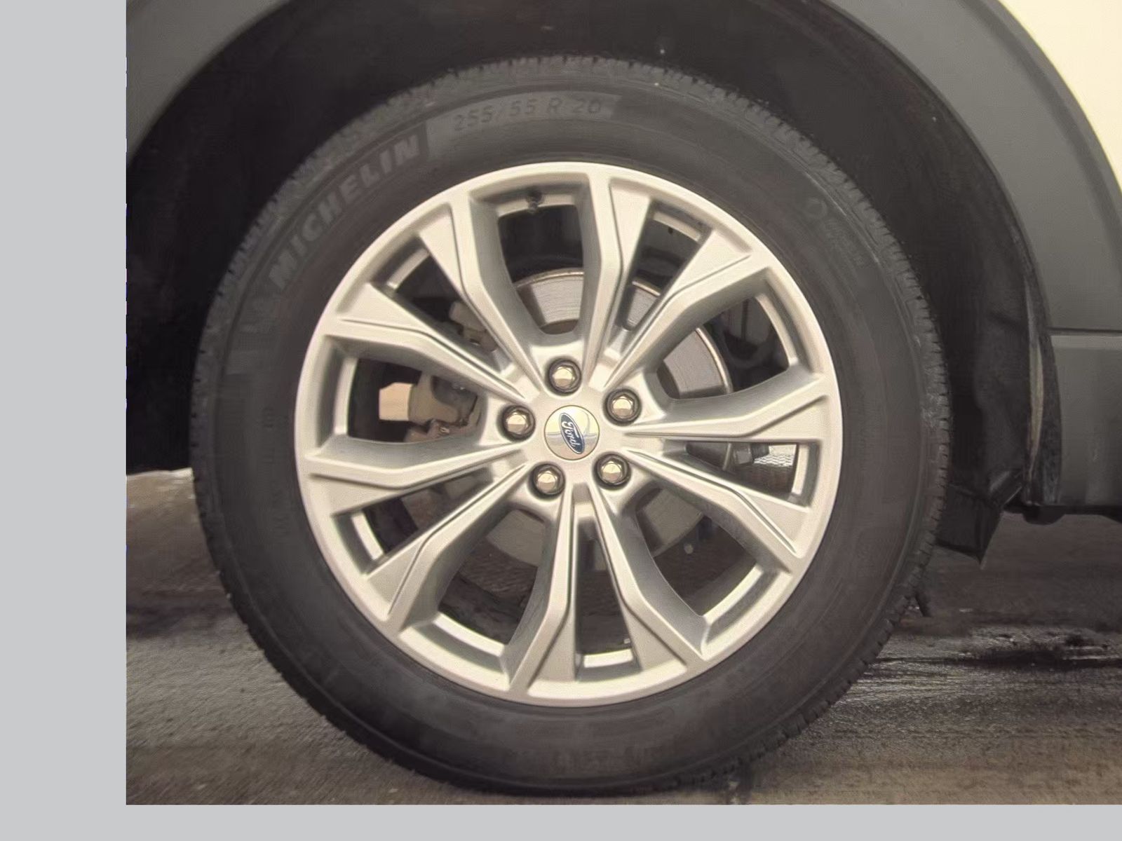 2023 Ford Explorer XLT AWD