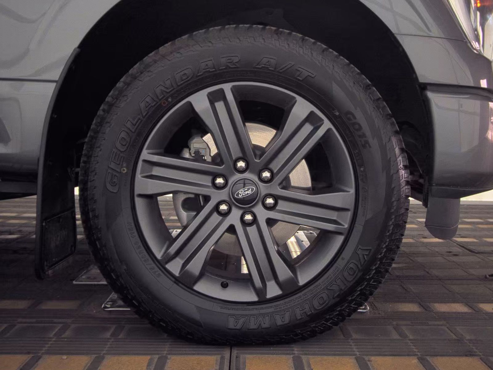 2023 Ford F-150 Hybrid Lariat AWD