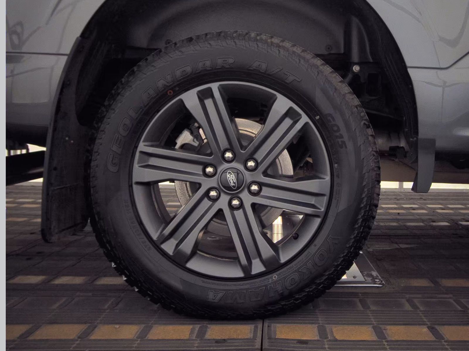 2023 Ford F-150 Hybrid Lariat AWD