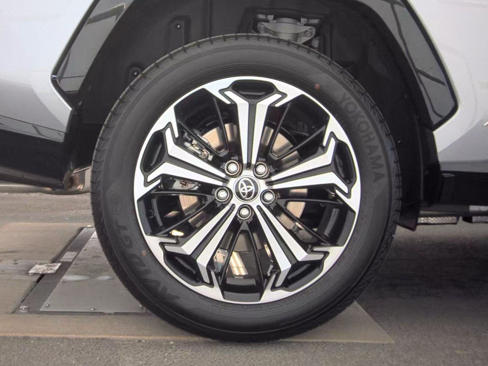 2025 Toyota RAV4 Plug-In Hybrid XSE AWD