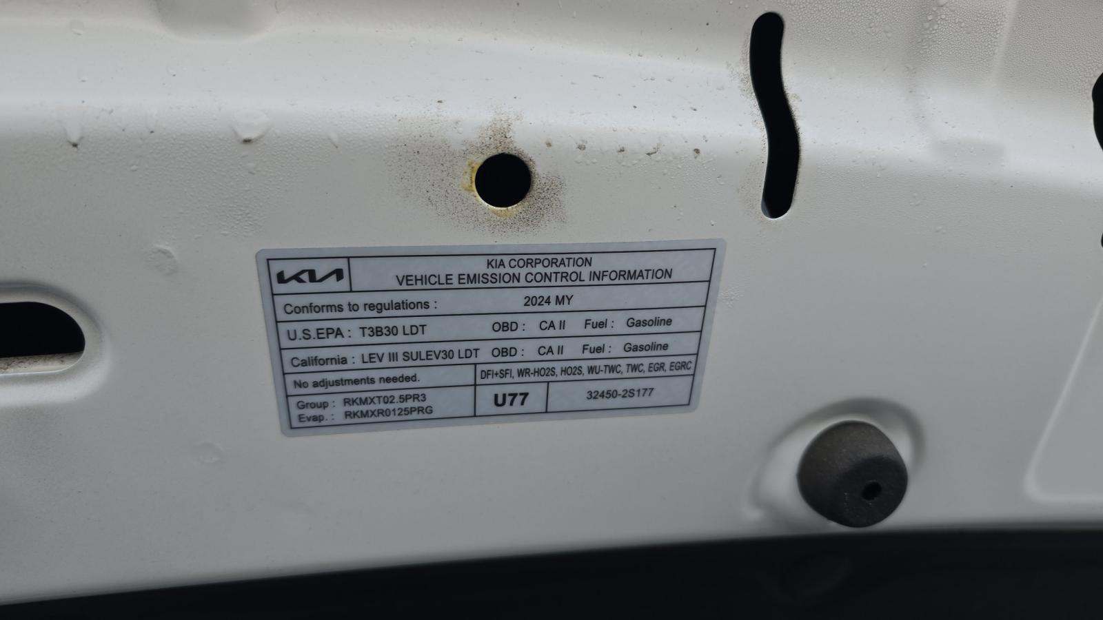 2024 Kia Sportage EX FWD