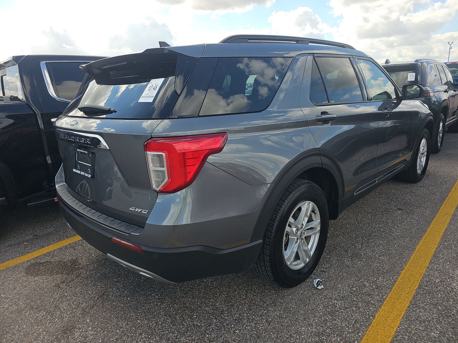 2023 Ford Explorer XLT AWD