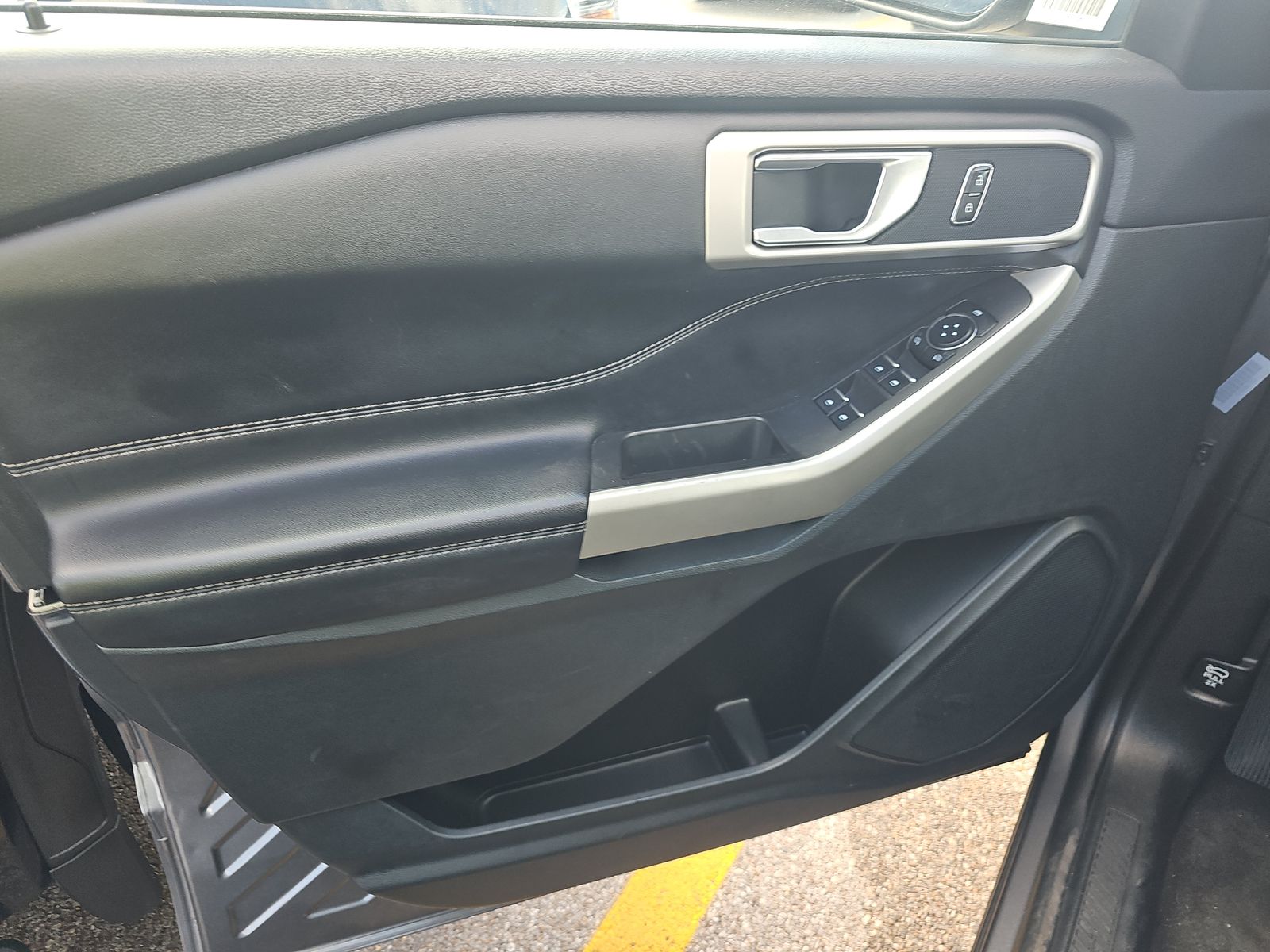 2023 Ford Explorer XLT AWD