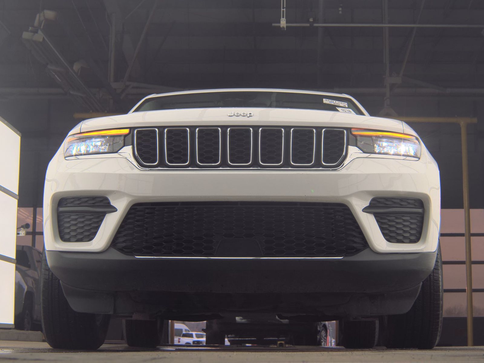 2023 Jeep Grand Cherokee Laredo AWD