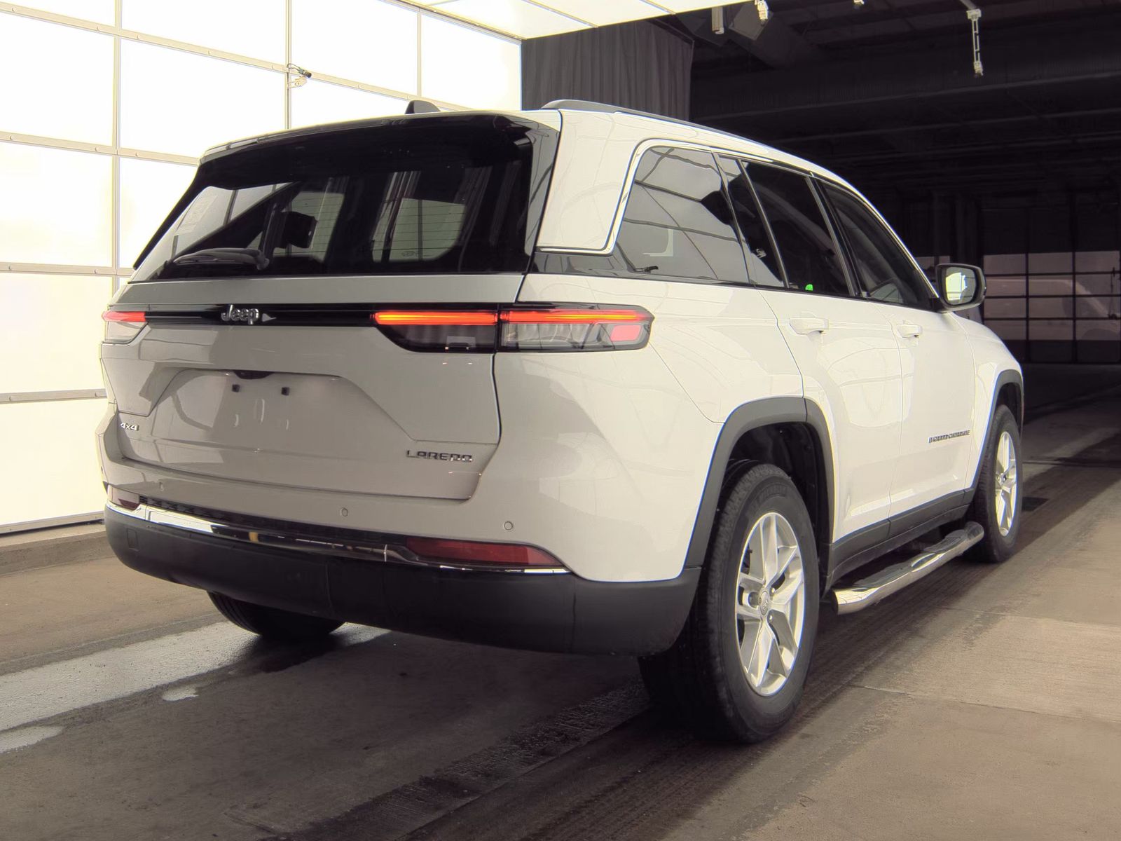 2023 Jeep Grand Cherokee Laredo AWD