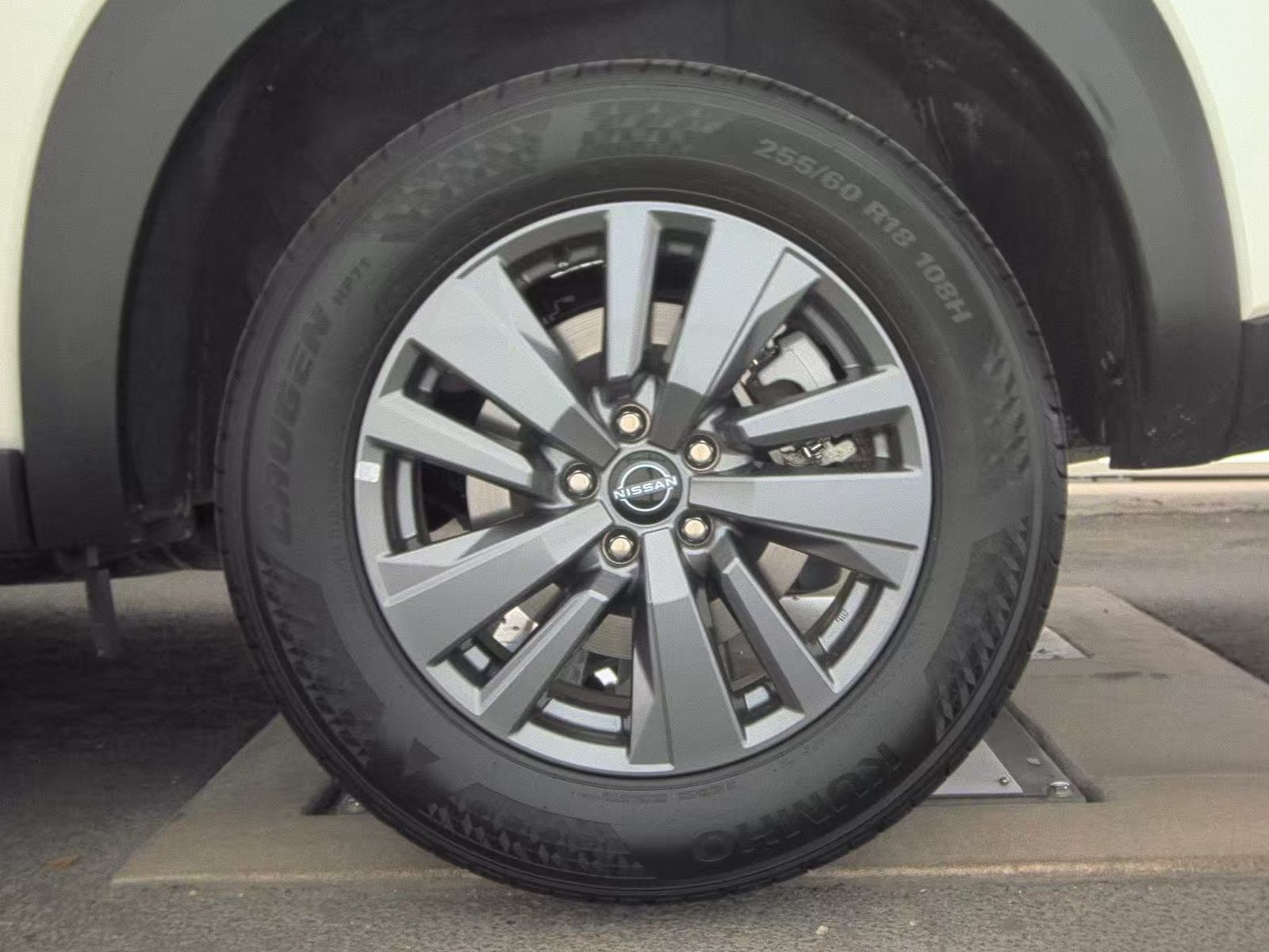 2024 Nissan Pathfinder SV AWD