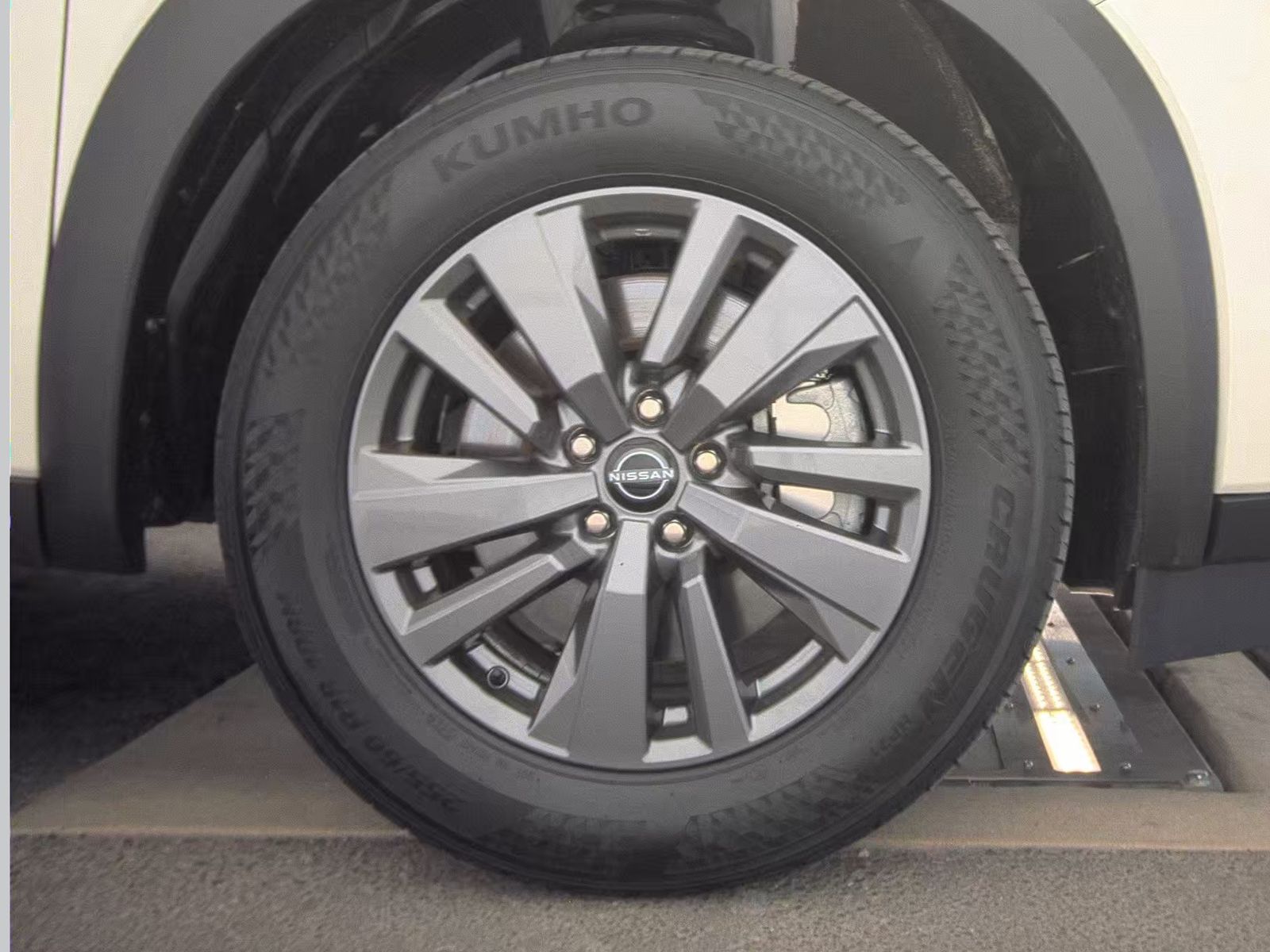 2024 Nissan Pathfinder SV AWD