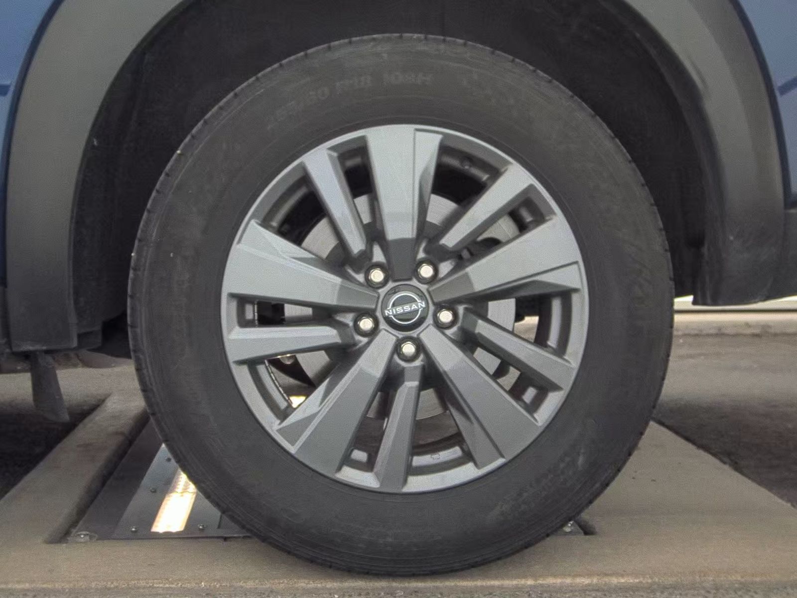 2024 Nissan Pathfinder SV FWD