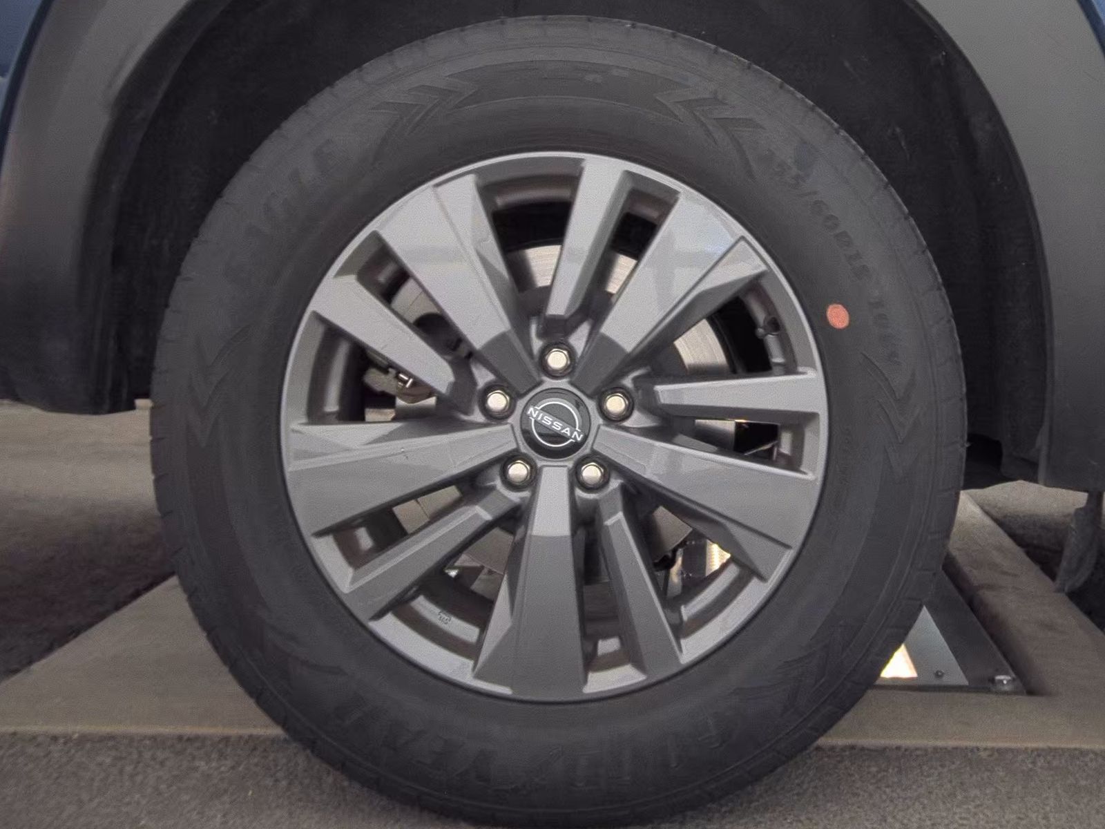 2024 Nissan Pathfinder SV FWD