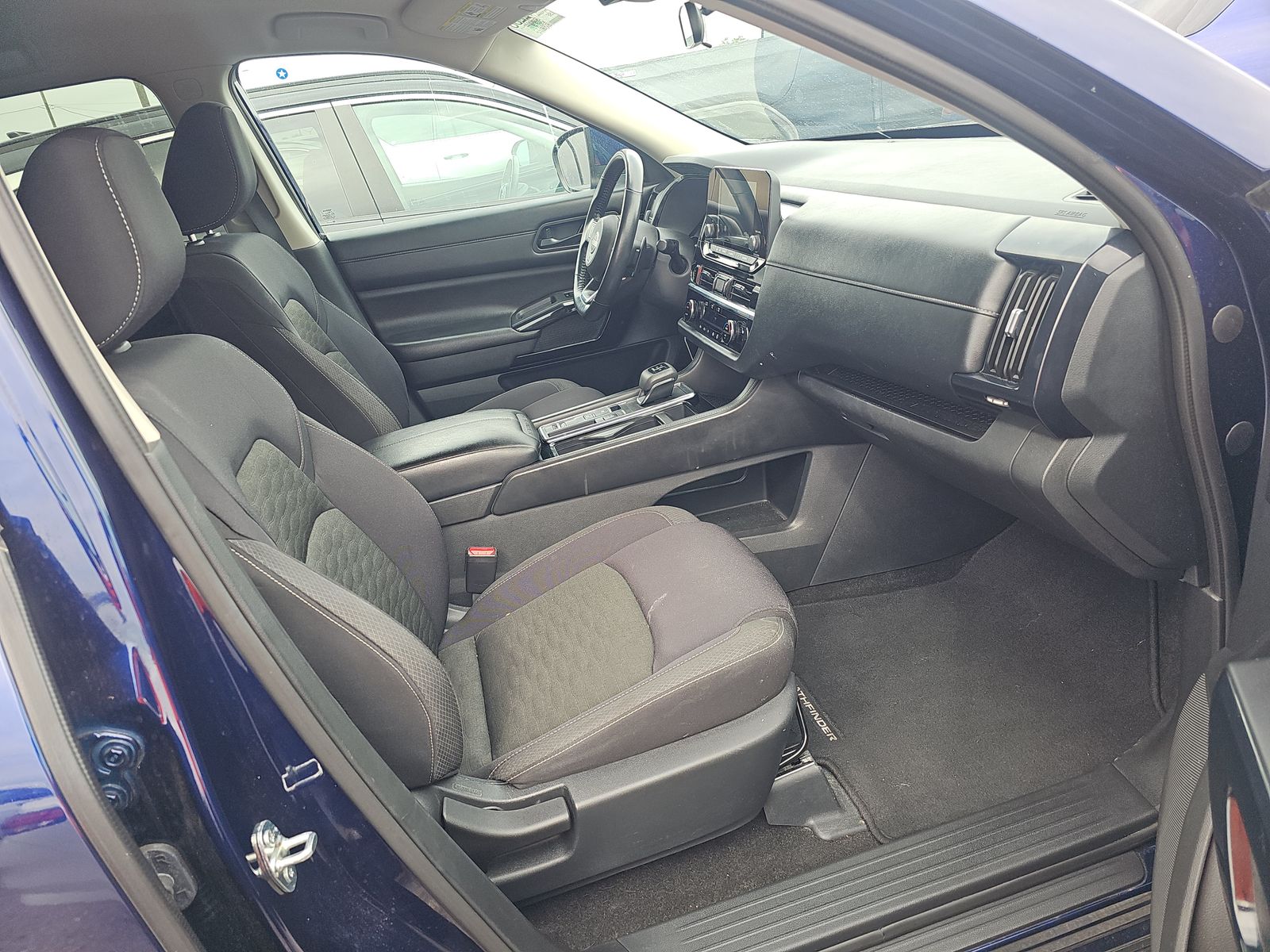 2024 Nissan Pathfinder SV FWD