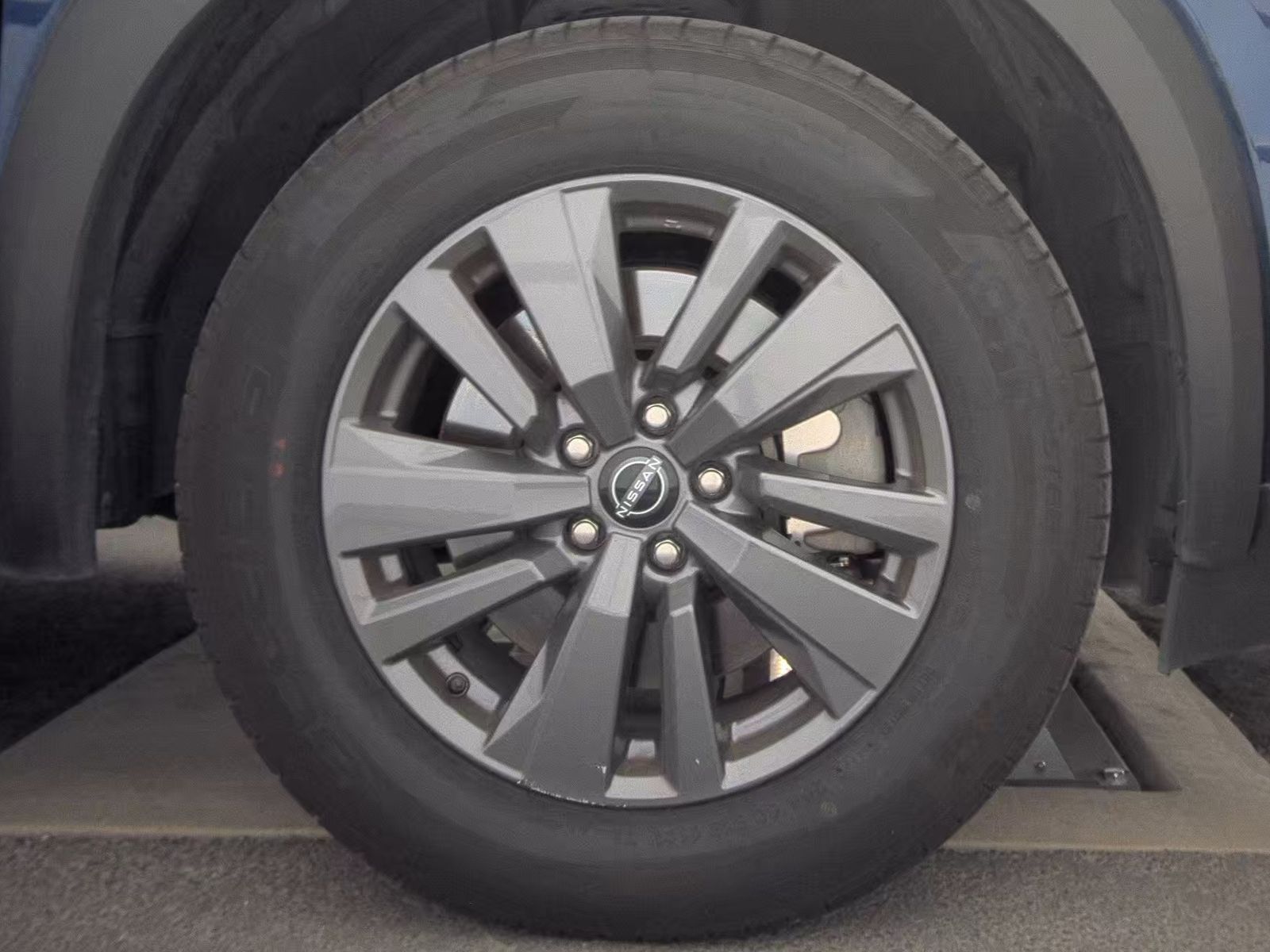 2024 Nissan Pathfinder SV FWD