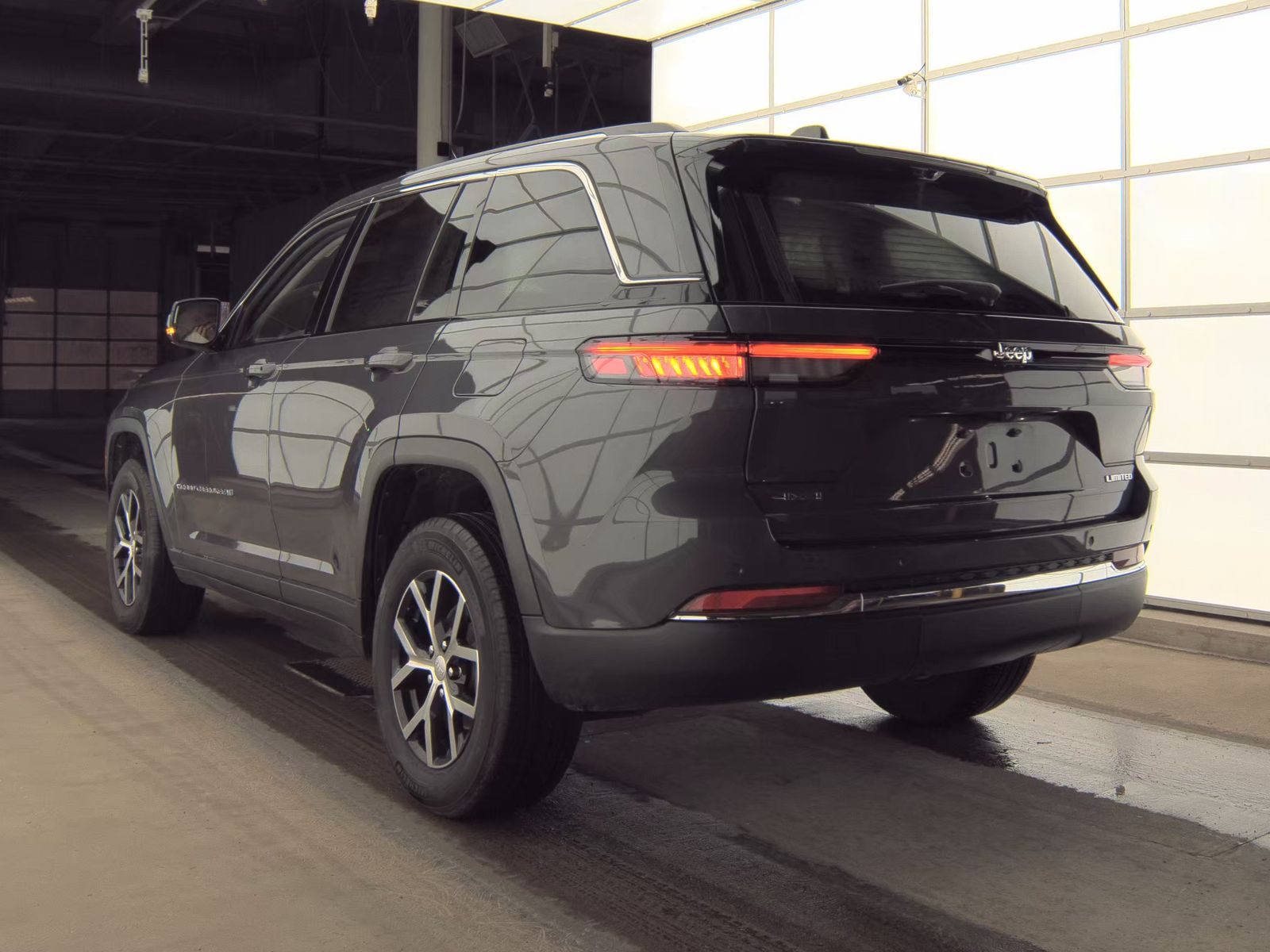 2023 Jeep Grand Cherokee Limited AWD