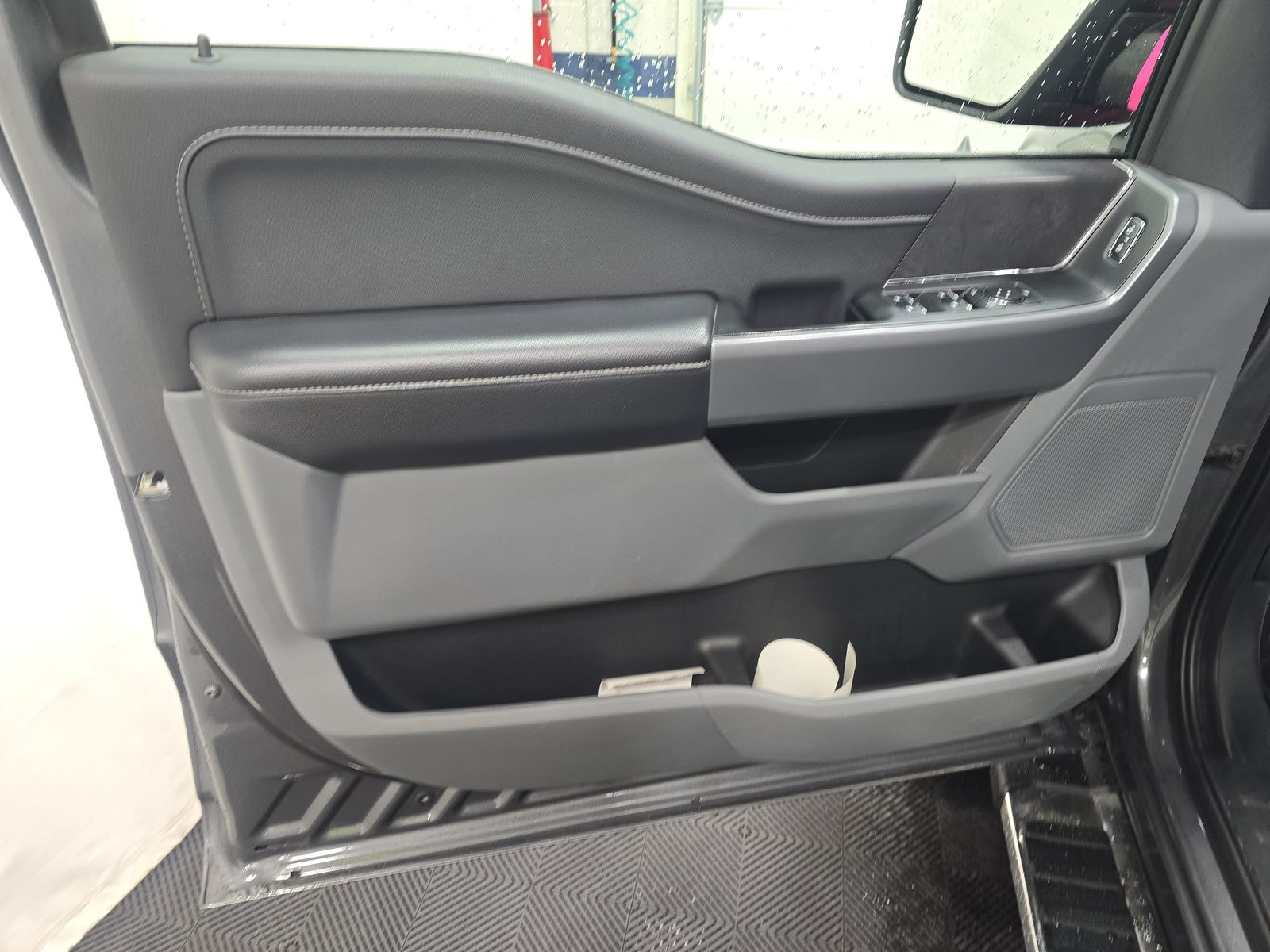 2025 Ford F-150 XLT AWD