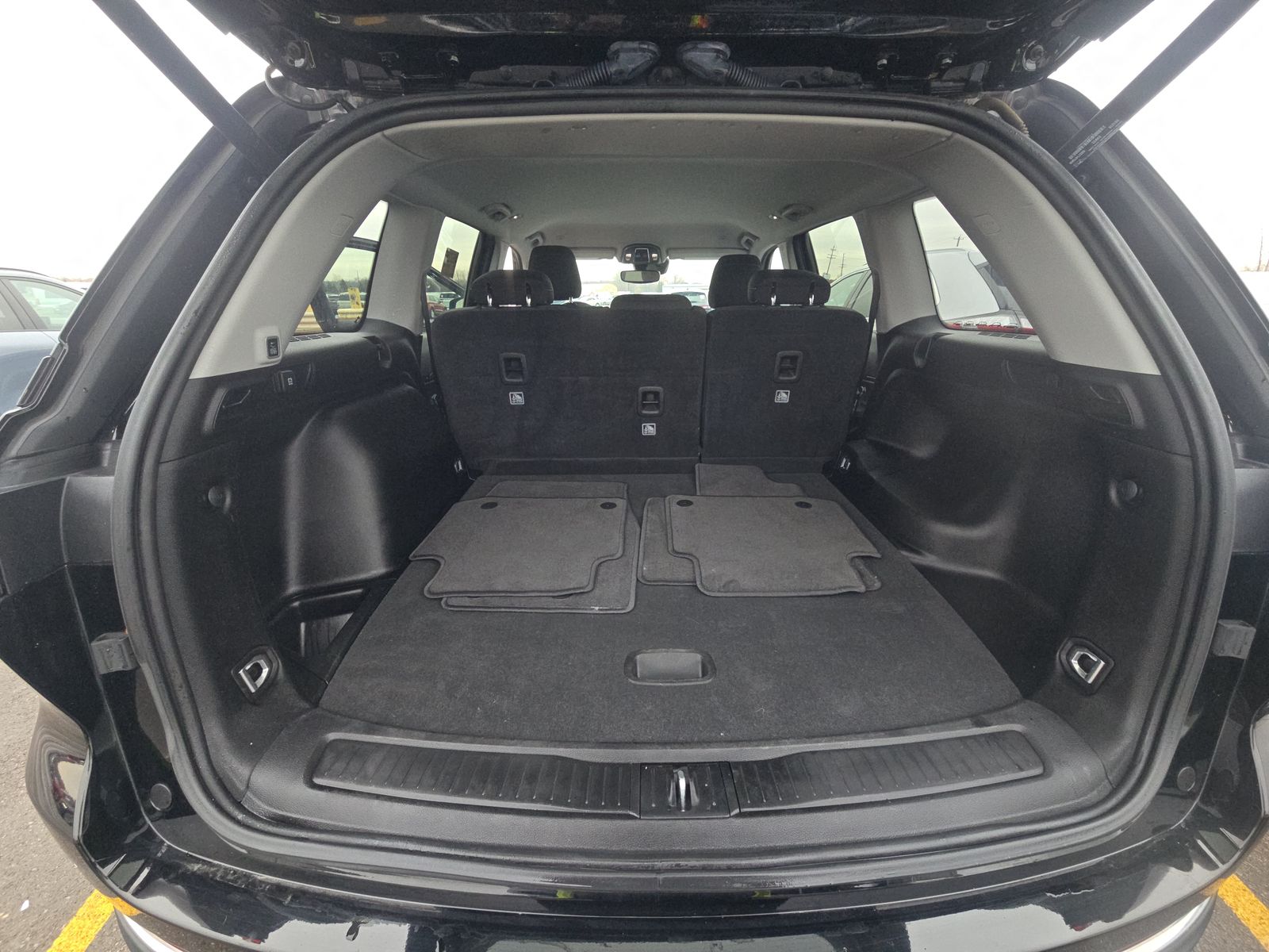 2023 Jeep Grand Cherokee Laredo AWD