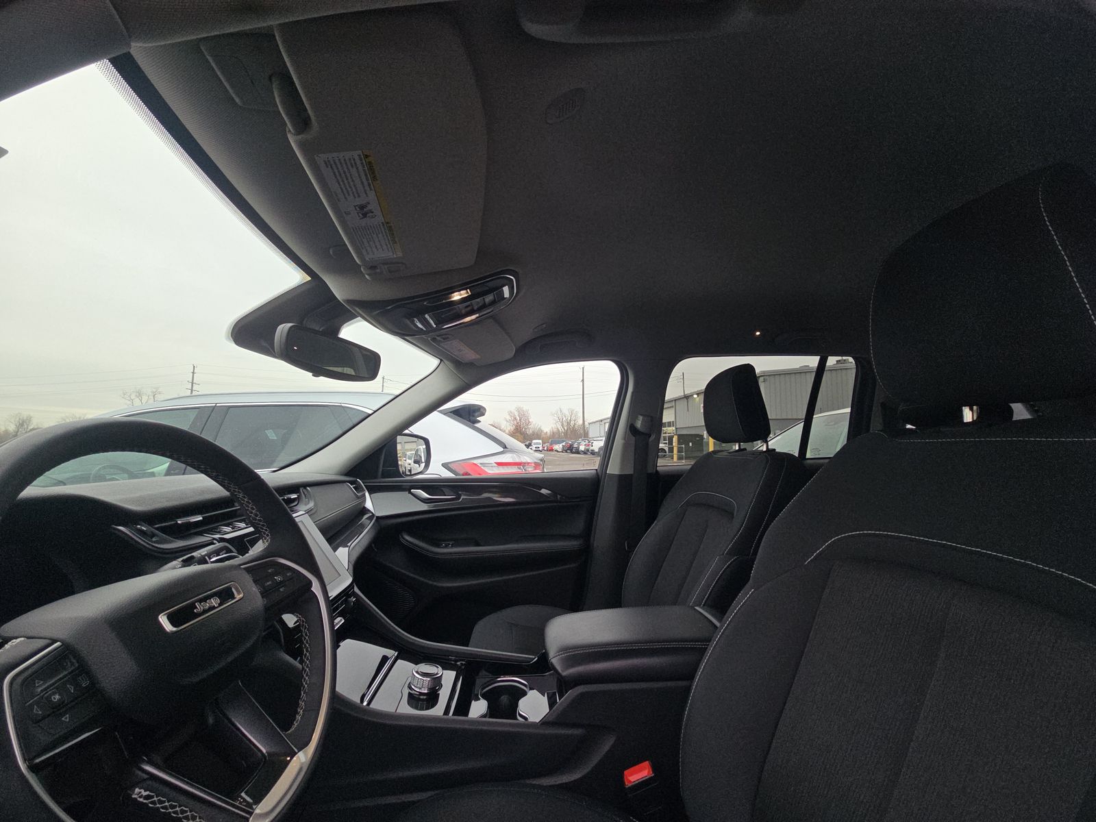 2023 Jeep Grand Cherokee Laredo AWD