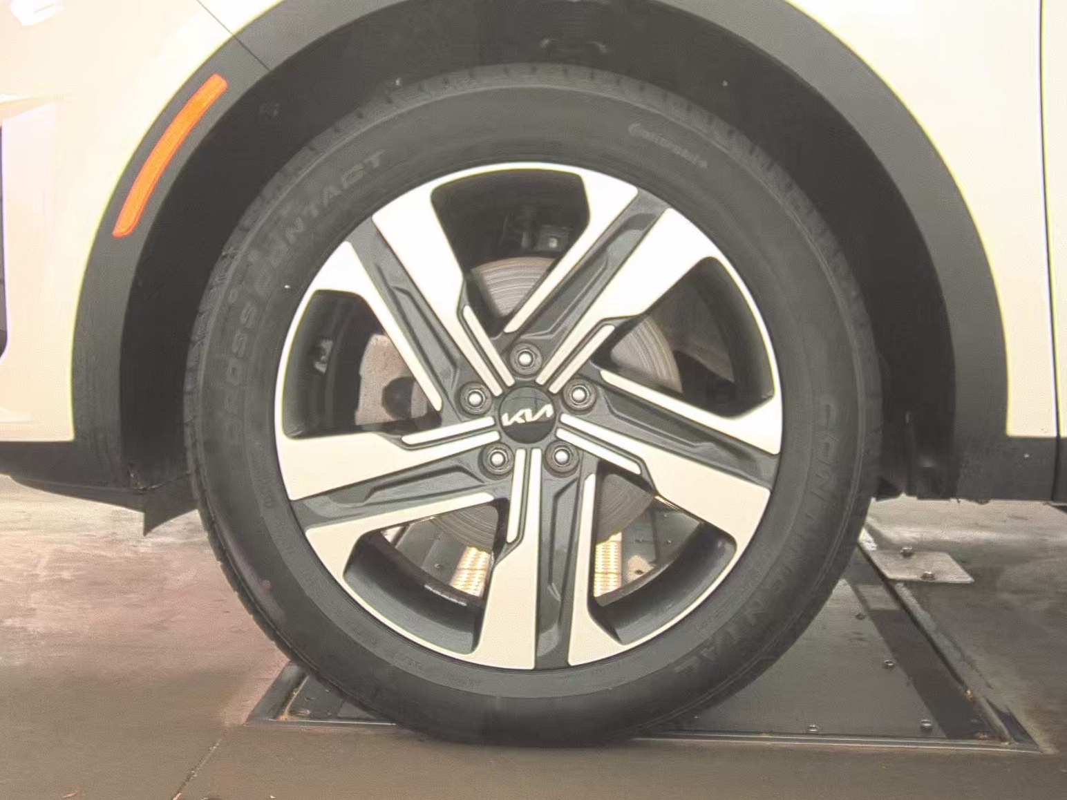 2023 Kia Sorento Hybrid EX AWD