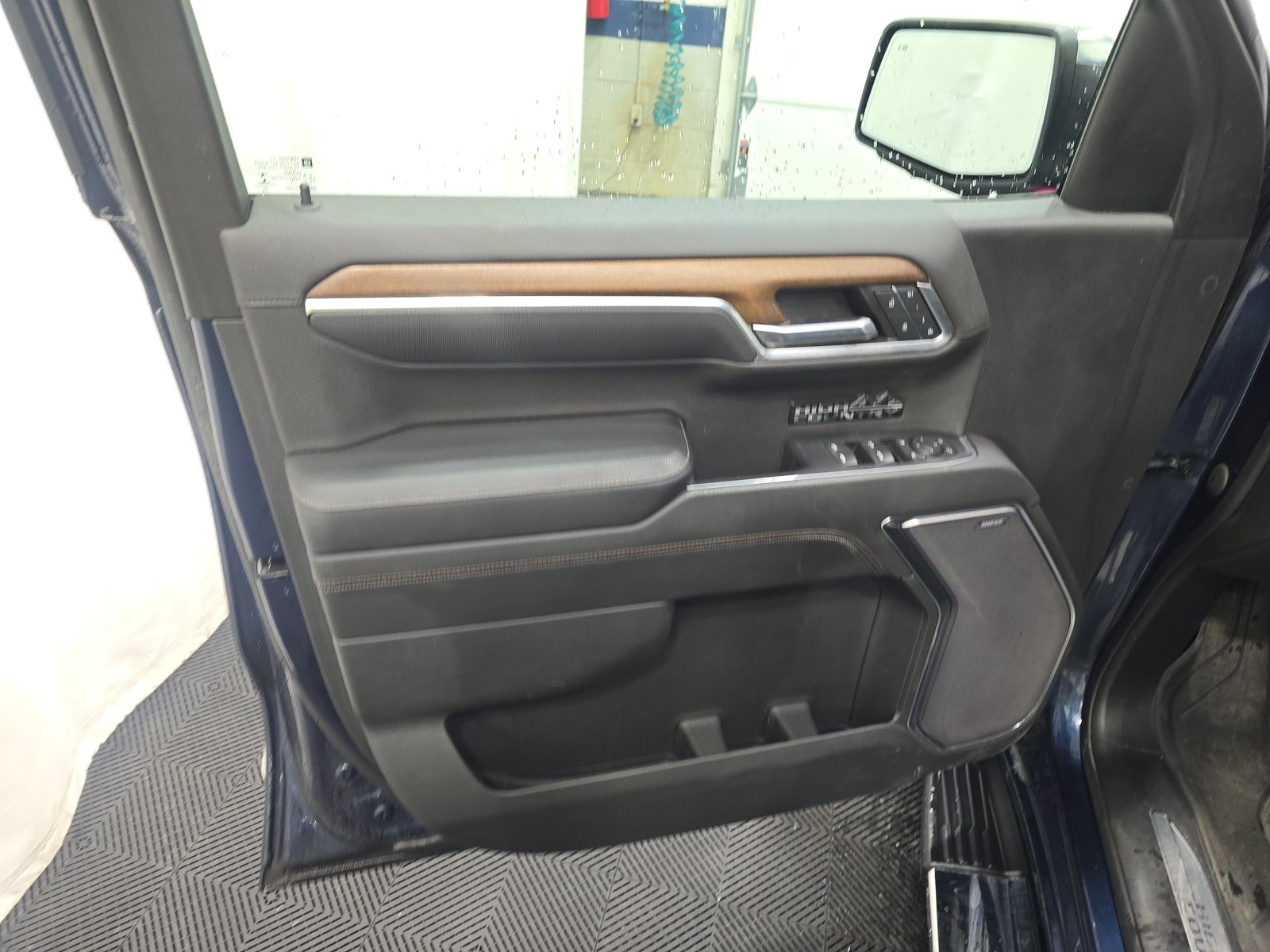 2022 Chevrolet Silverado 1500 High Country AWD