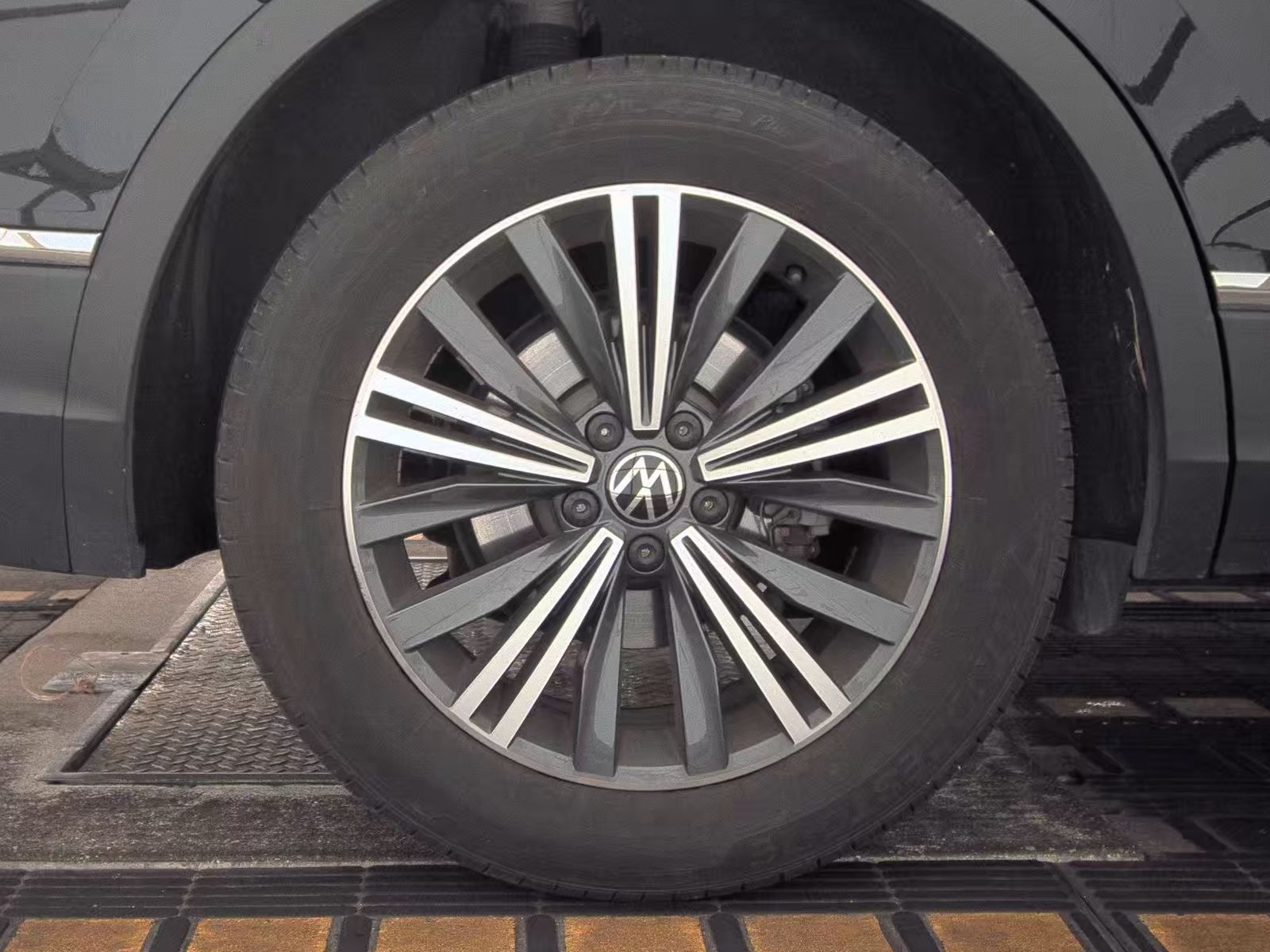 2024 Volkswagen Tiguan 2.0T Wolfsburg Edition FWD