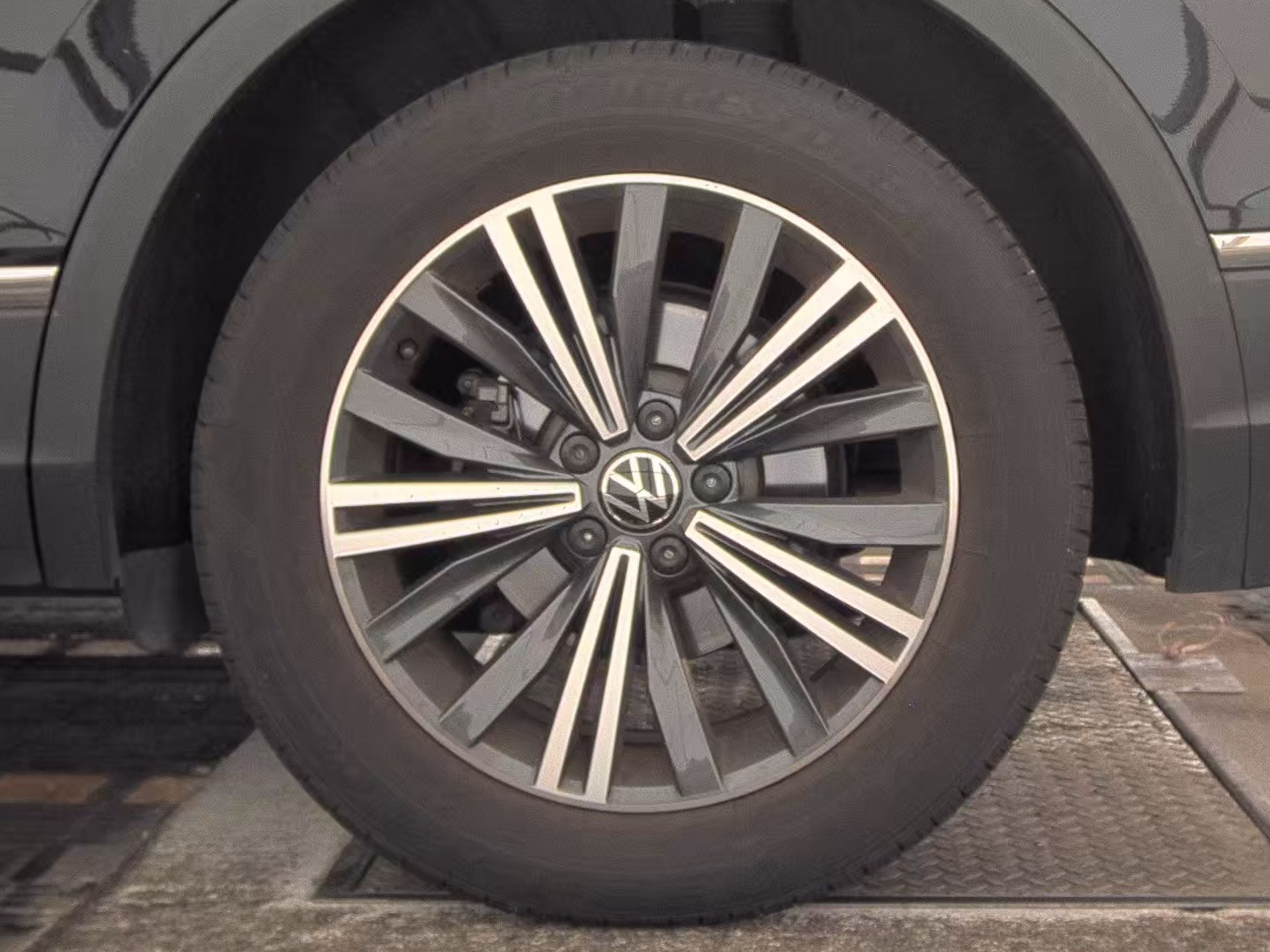 2024 Volkswagen Tiguan 2.0T Wolfsburg Edition FWD