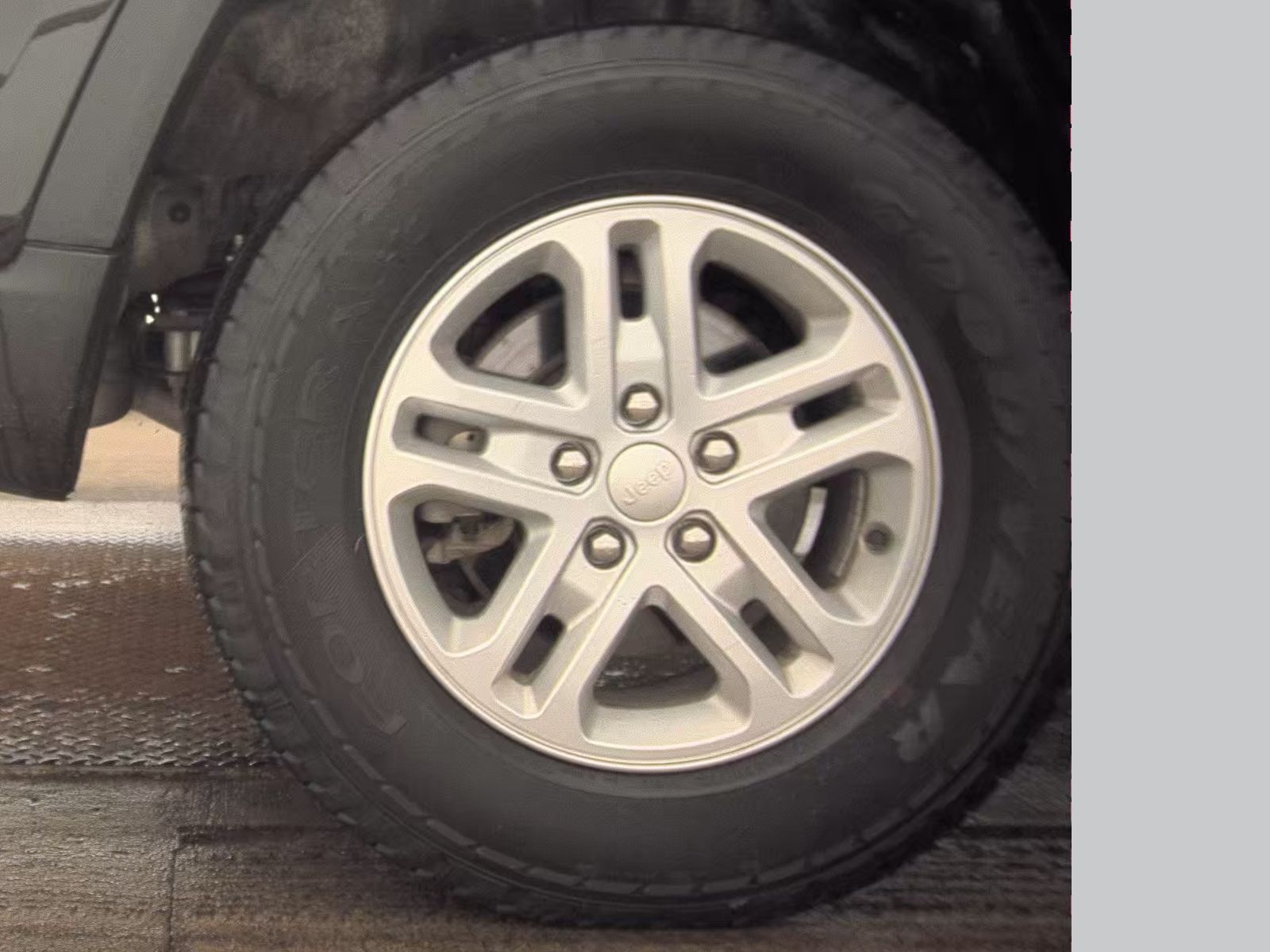 2023 Jeep Grand Cherokee Laredo AWD