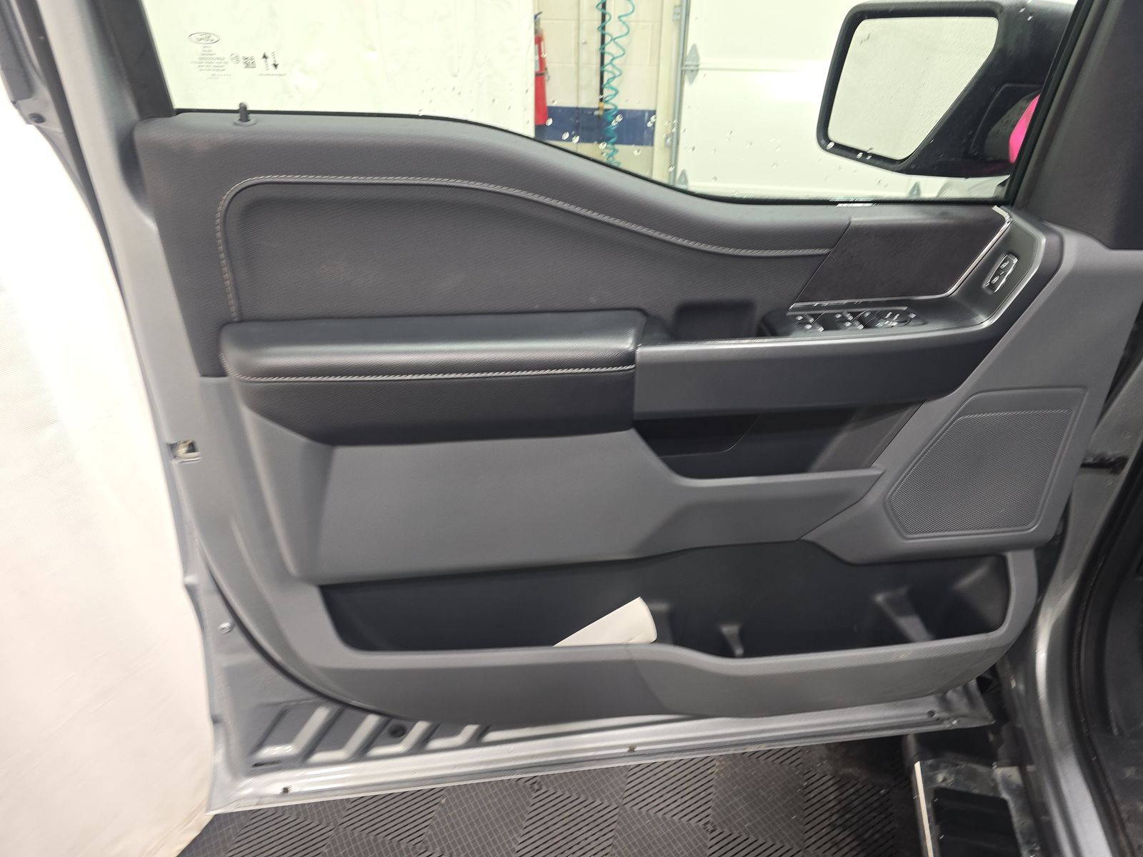 2025 Ford F-150 XLT AWD