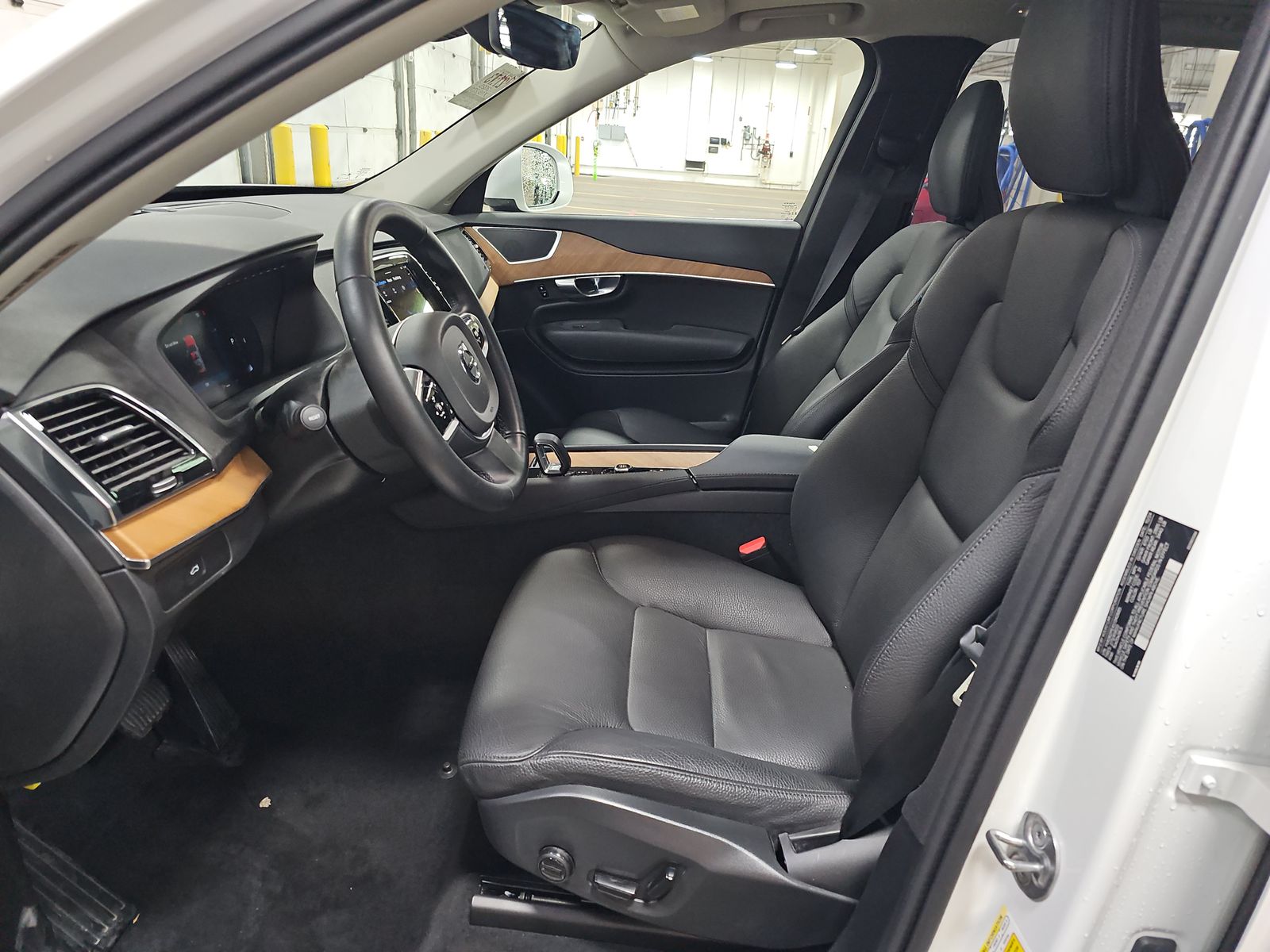 2025 Volvo XC90 B6 Plus AWD