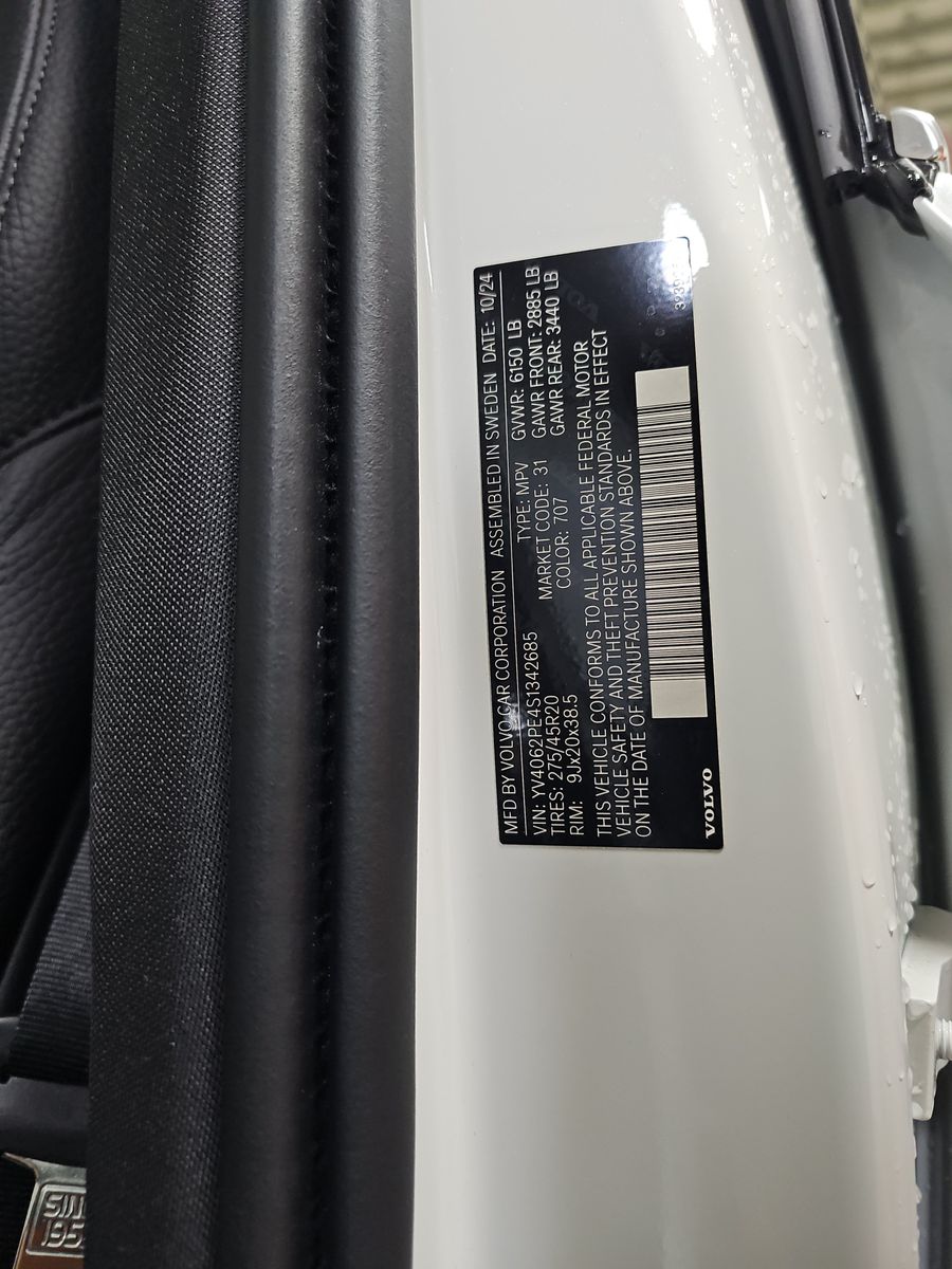 2025 Volvo XC90 B6 Plus AWD