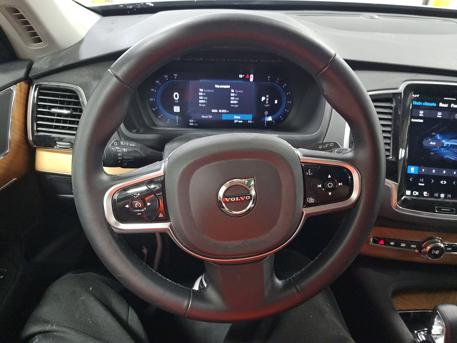 2025 Volvo XC90 B6 Plus AWD