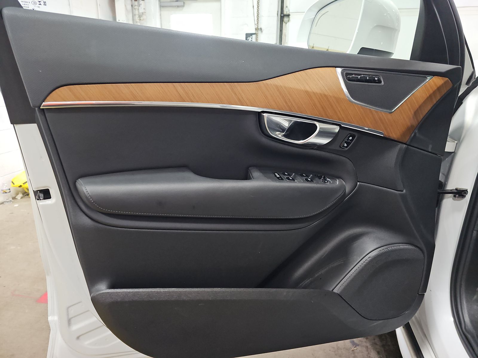 2025 Volvo XC90 B6 Plus AWD