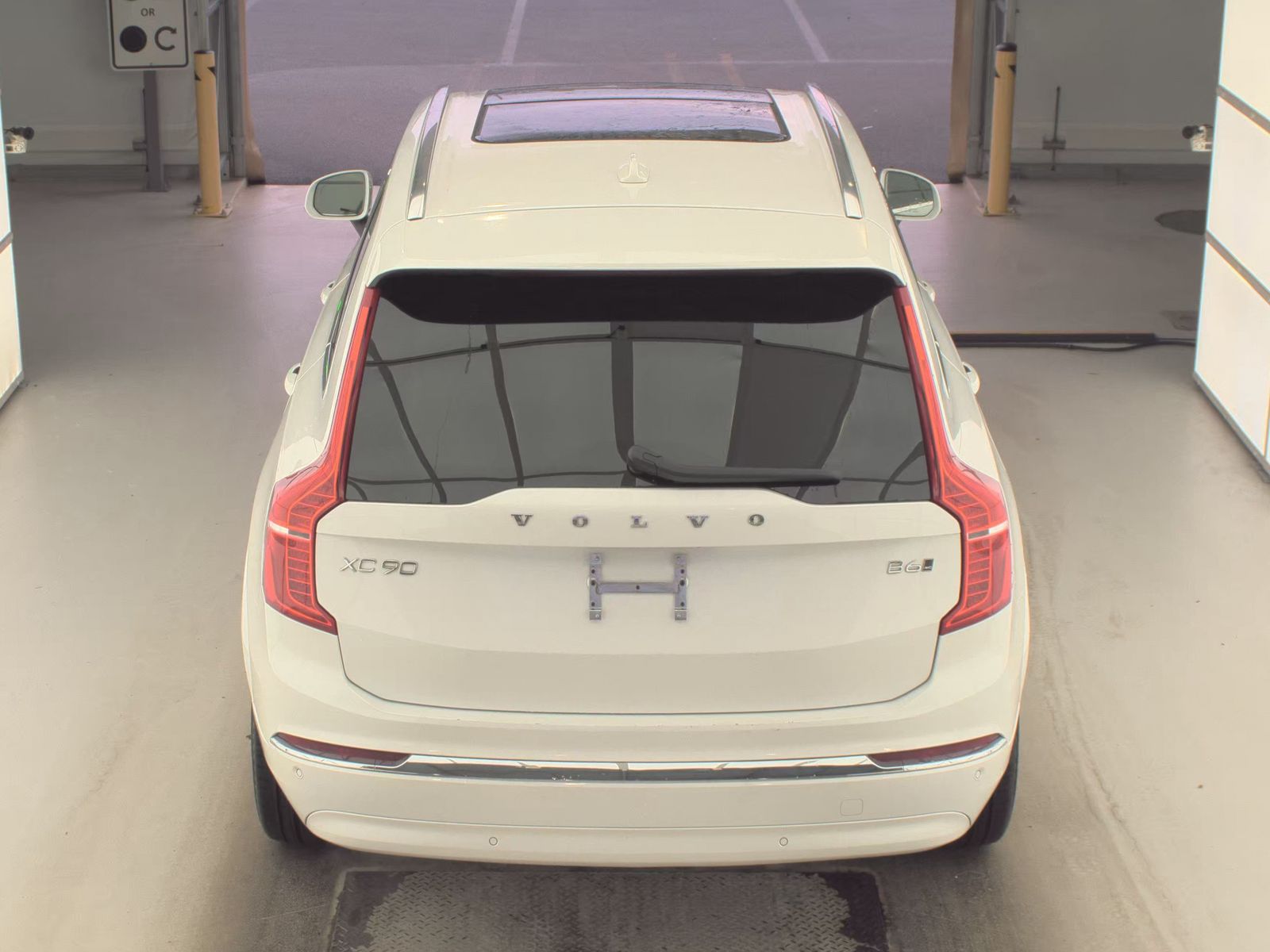 2025 Volvo XC90 B6 Plus AWD