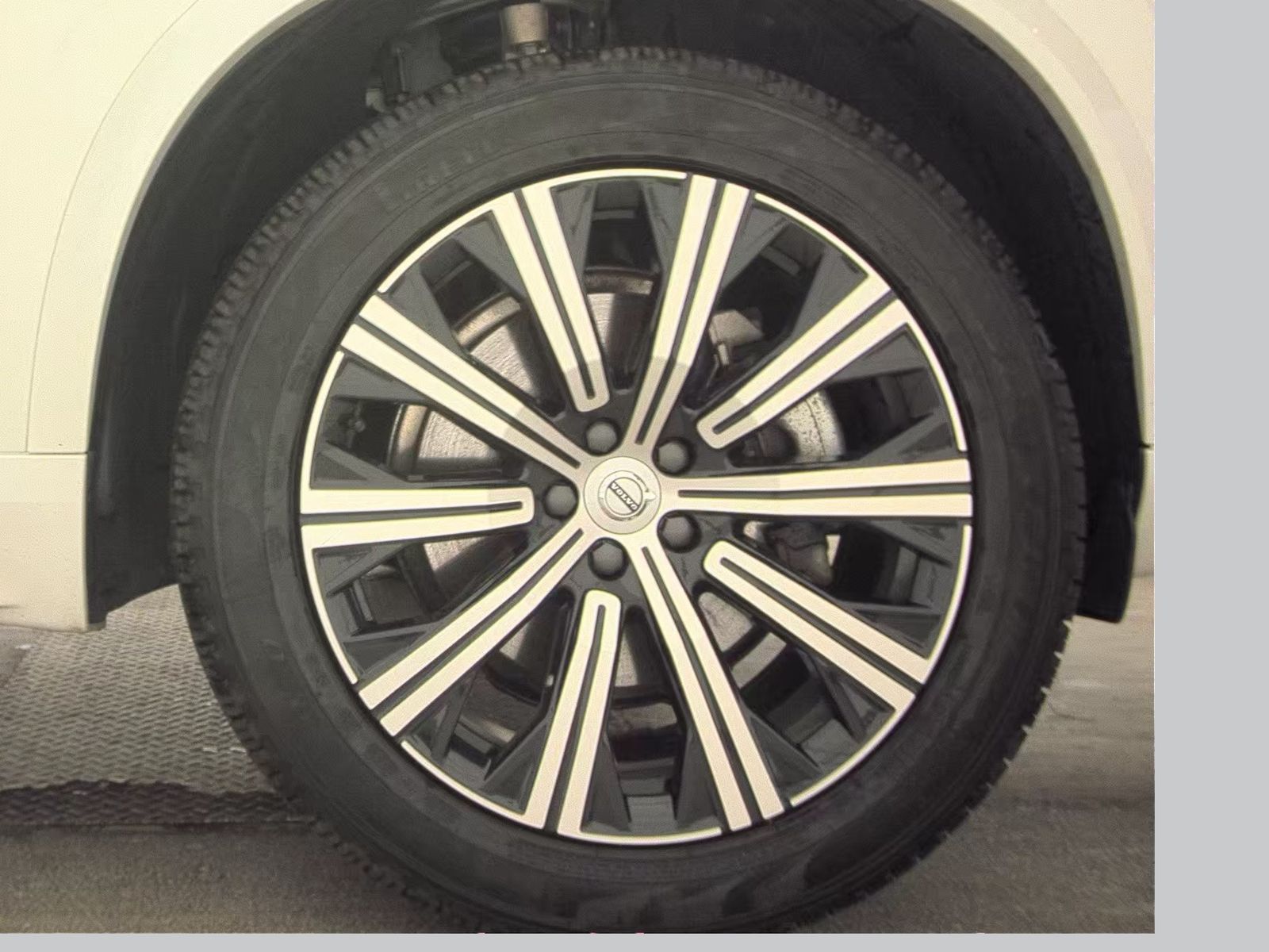 2025 Volvo XC90 B6 Plus AWD