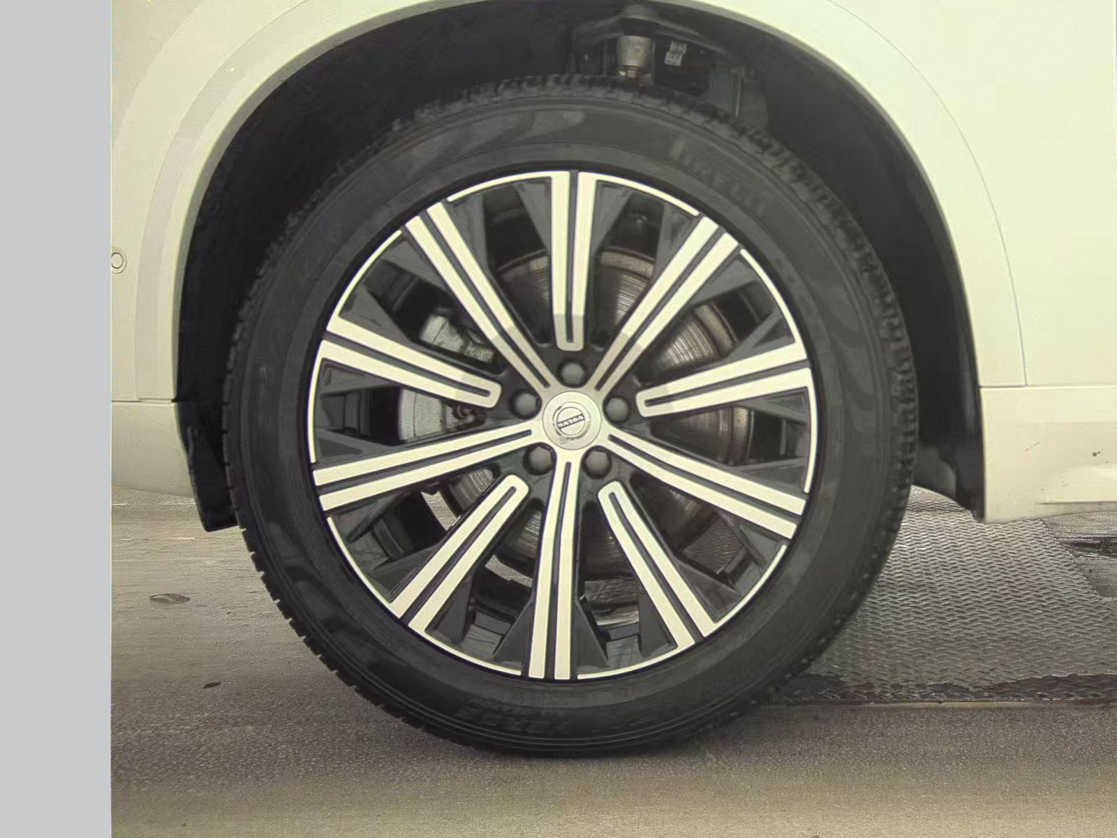 2025 Volvo XC90 B6 Plus AWD