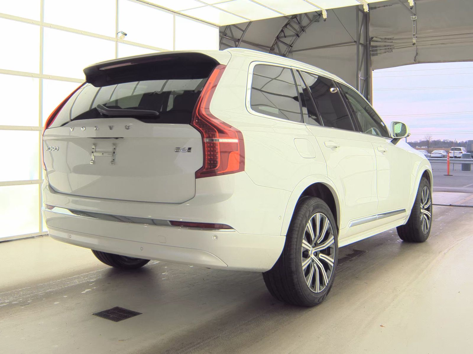 2025 Volvo XC90 B6 Plus AWD