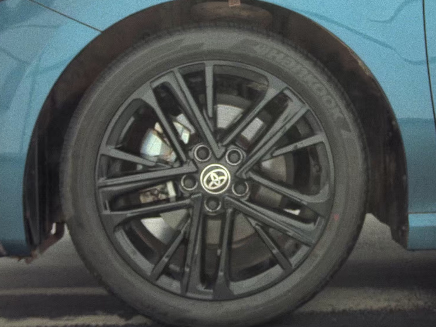 2025 Toyota Camry SE FWD