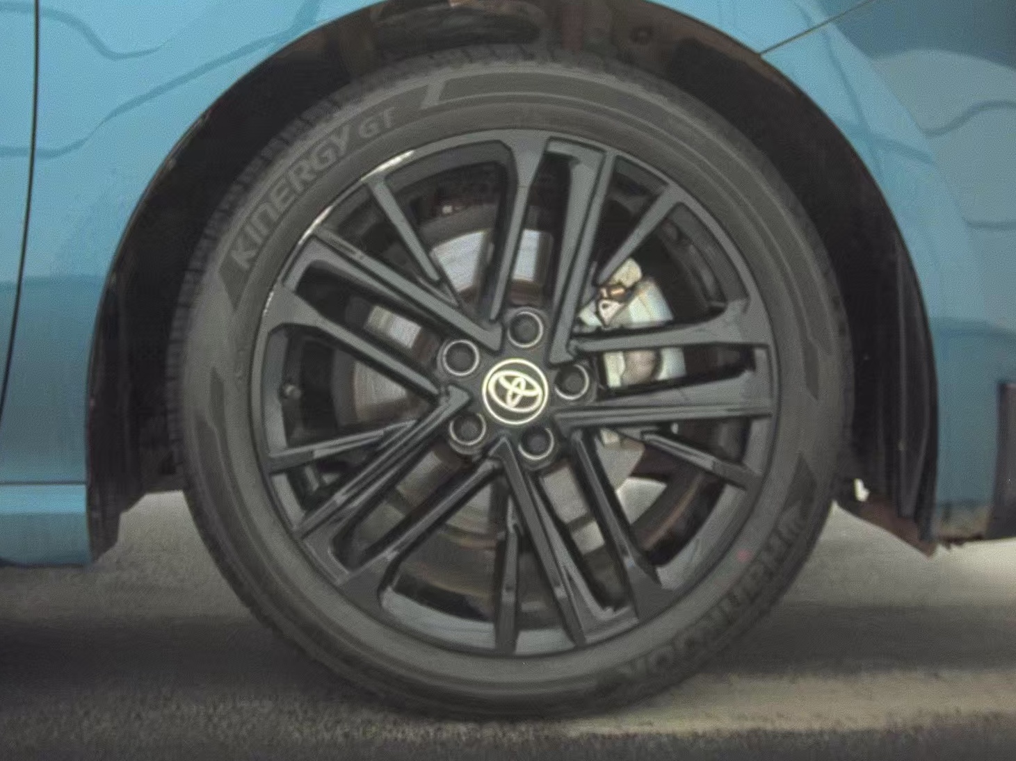 2025 Toyota Camry SE FWD