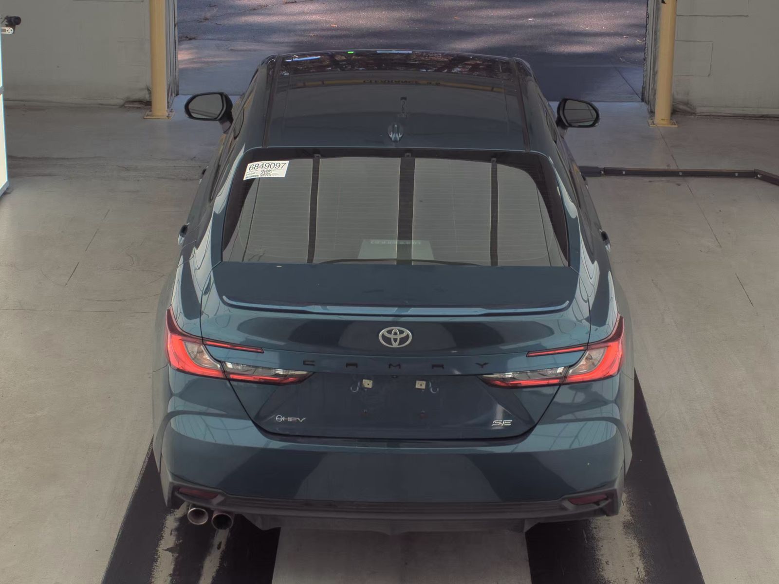 2025 Toyota Camry SE FWD