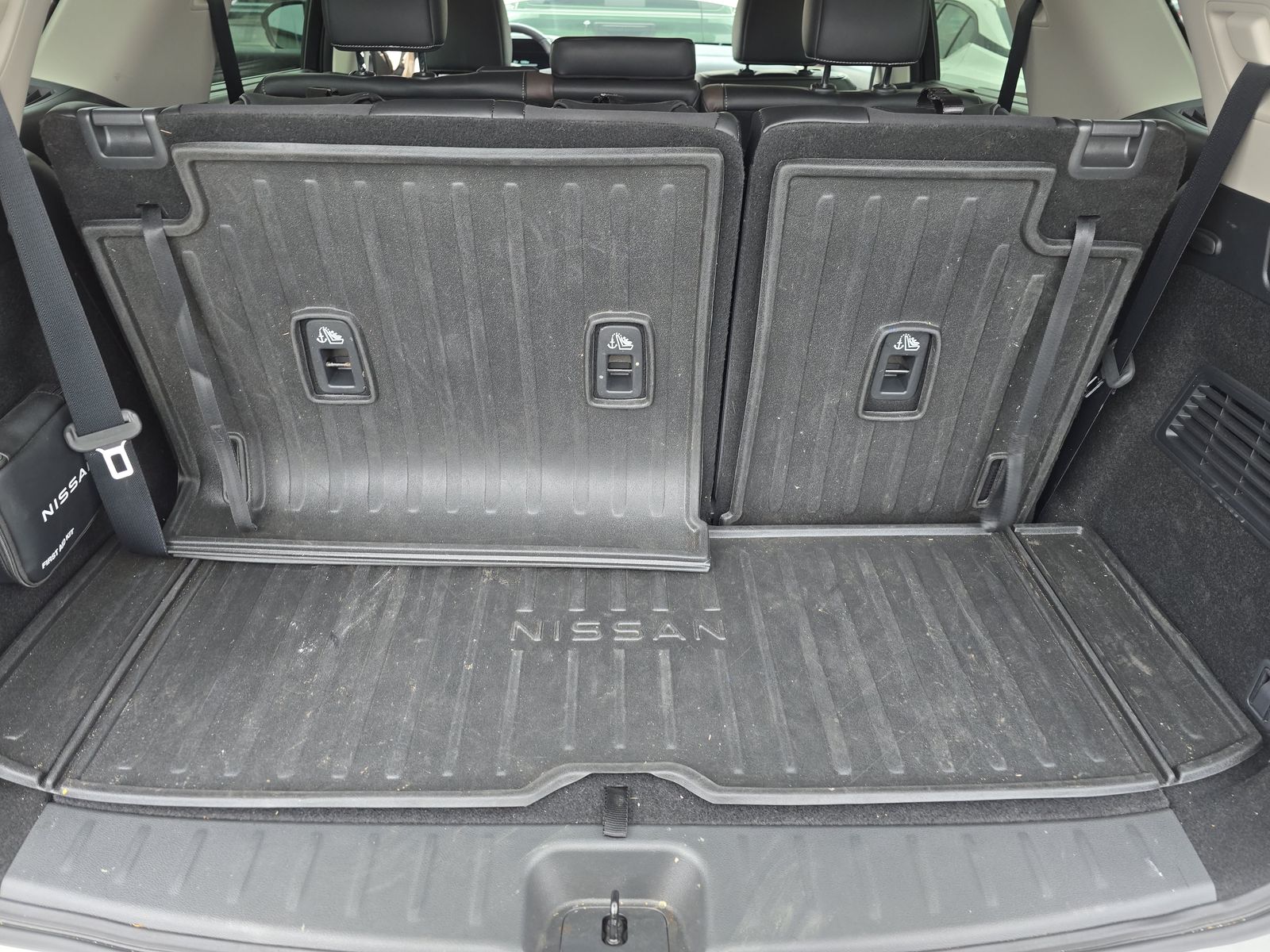 2024 Nissan Pathfinder Platinum FWD