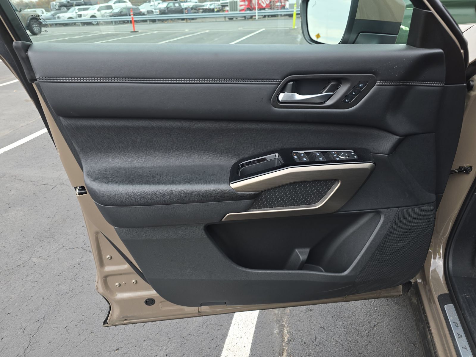 2024 Nissan Pathfinder Platinum FWD