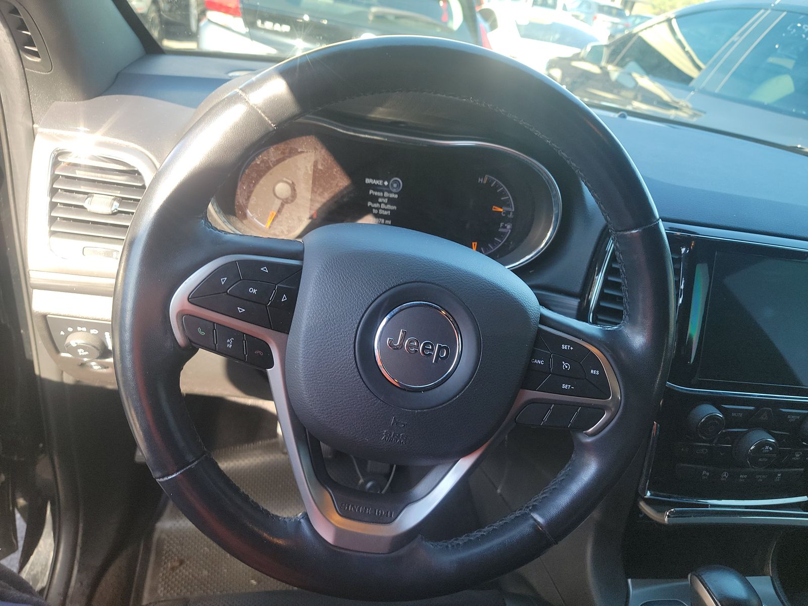 2022 Jeep Grand Cherokee Laredo X RWD