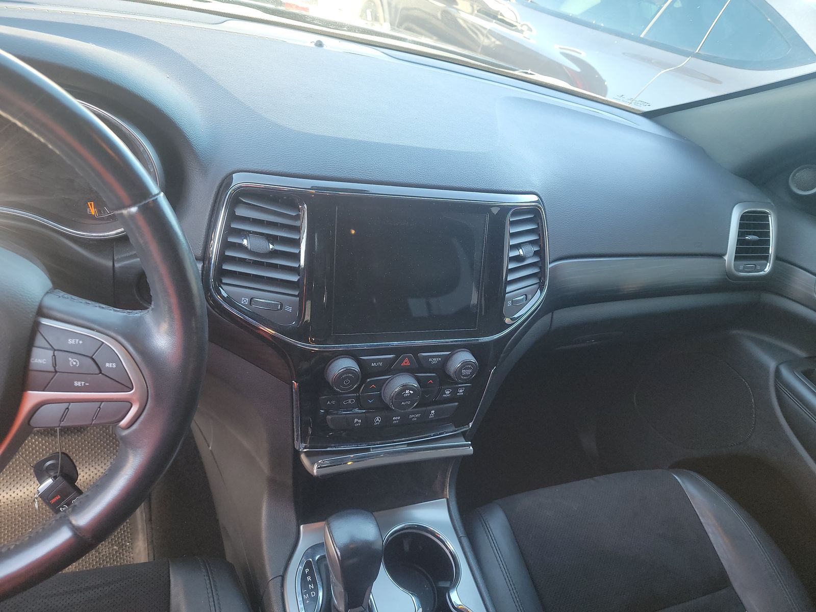 2022 Jeep Grand Cherokee Laredo X RWD